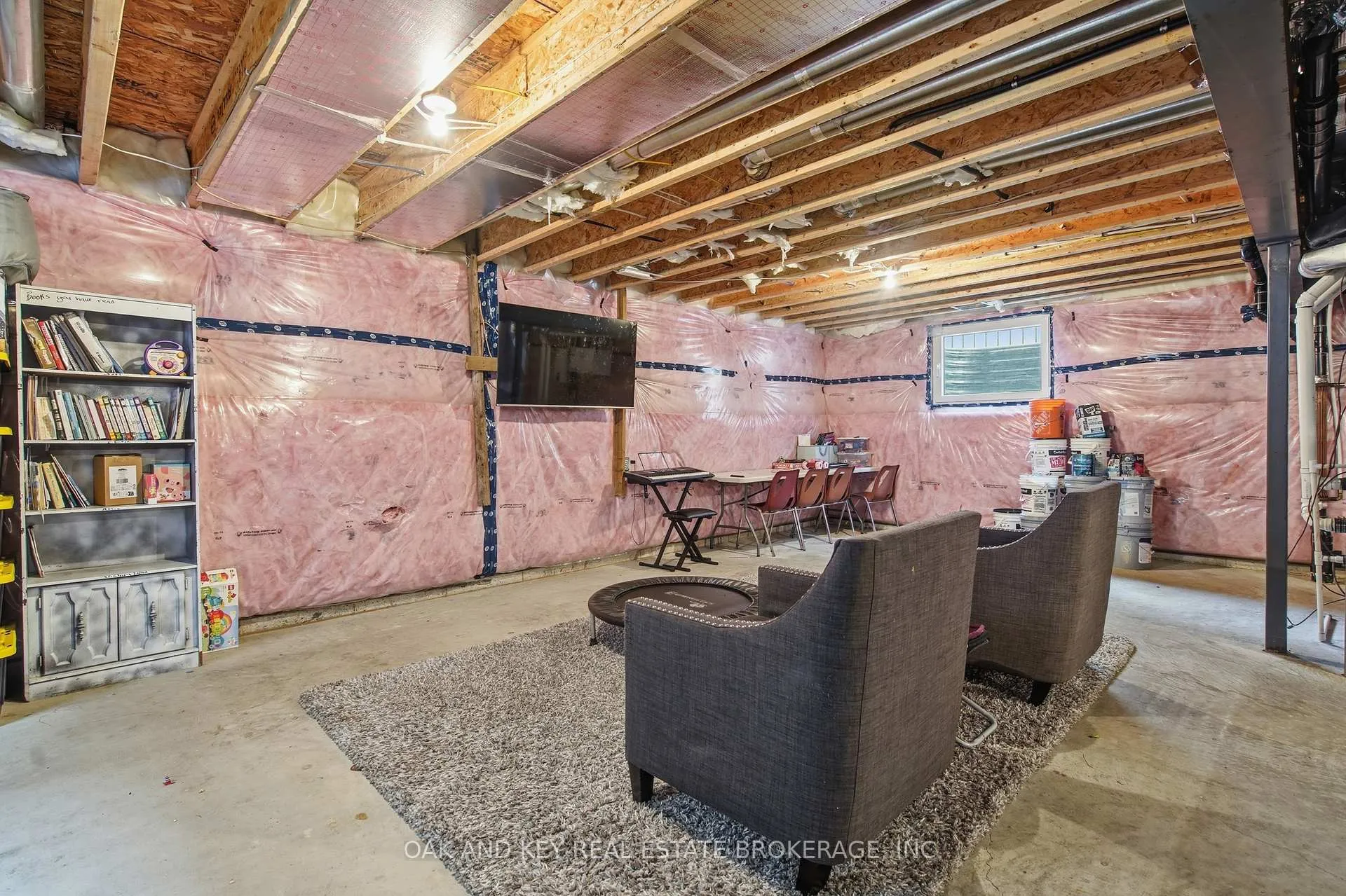 Photo 34 of 25 Alexander Circle, Strathroy-Caradoc, SE — HOMEH