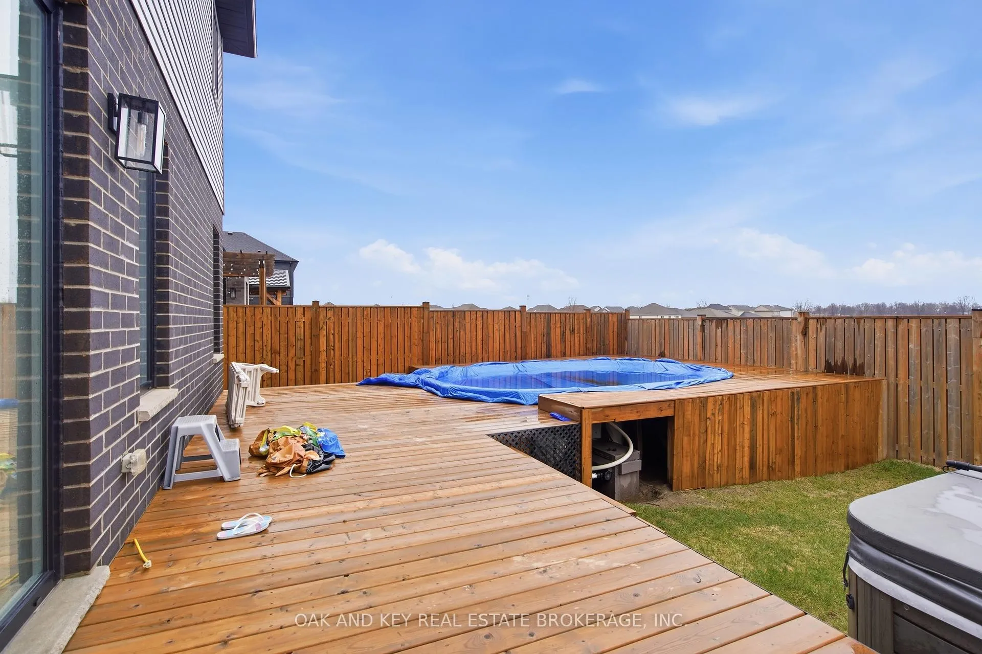 Photo 36 of 25 Alexander Circle, Strathroy-Caradoc, SE — HOMEH
