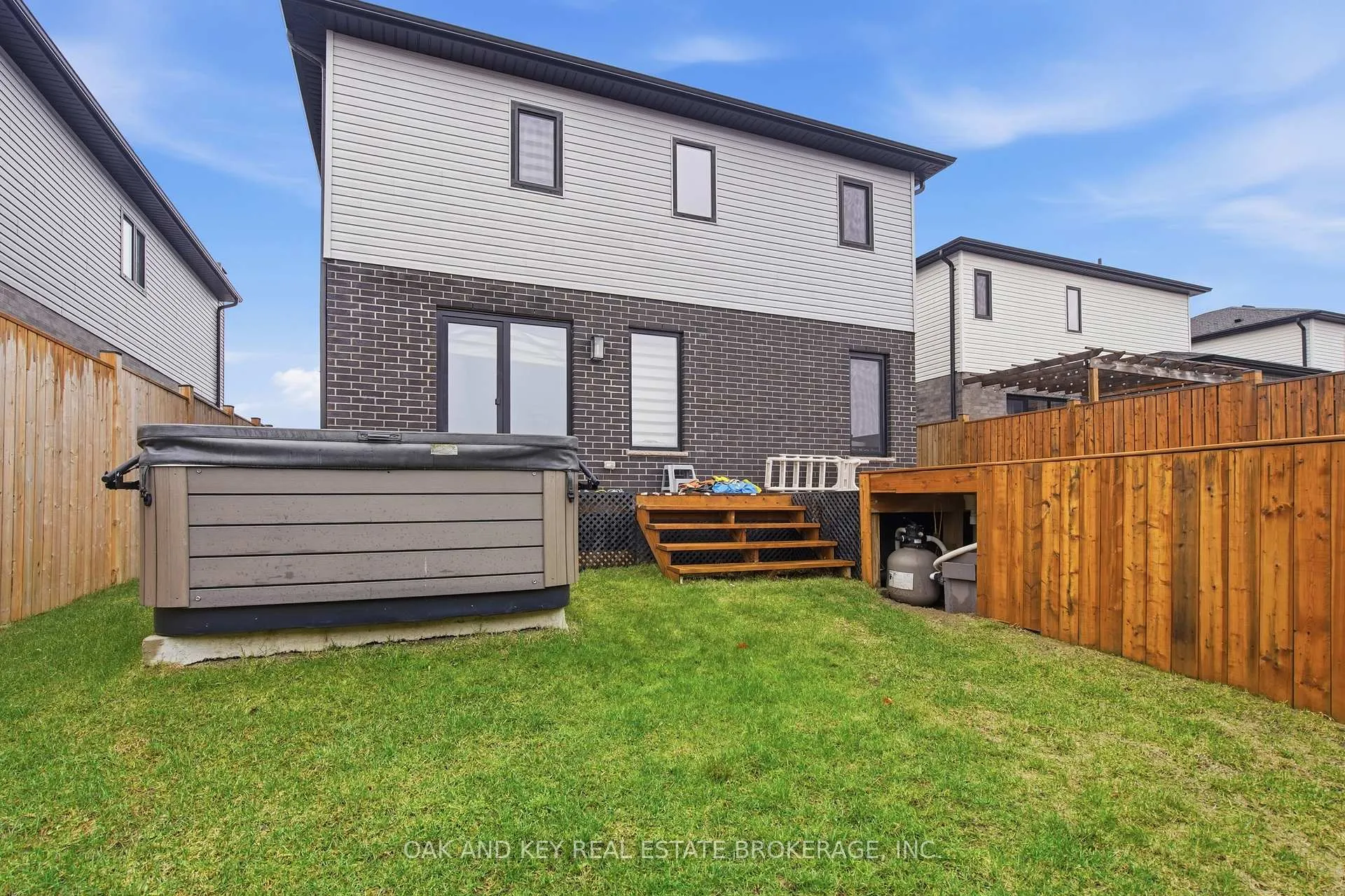 Photo 41 of 25 Alexander Circle, Strathroy-Caradoc, SE — HOMEH