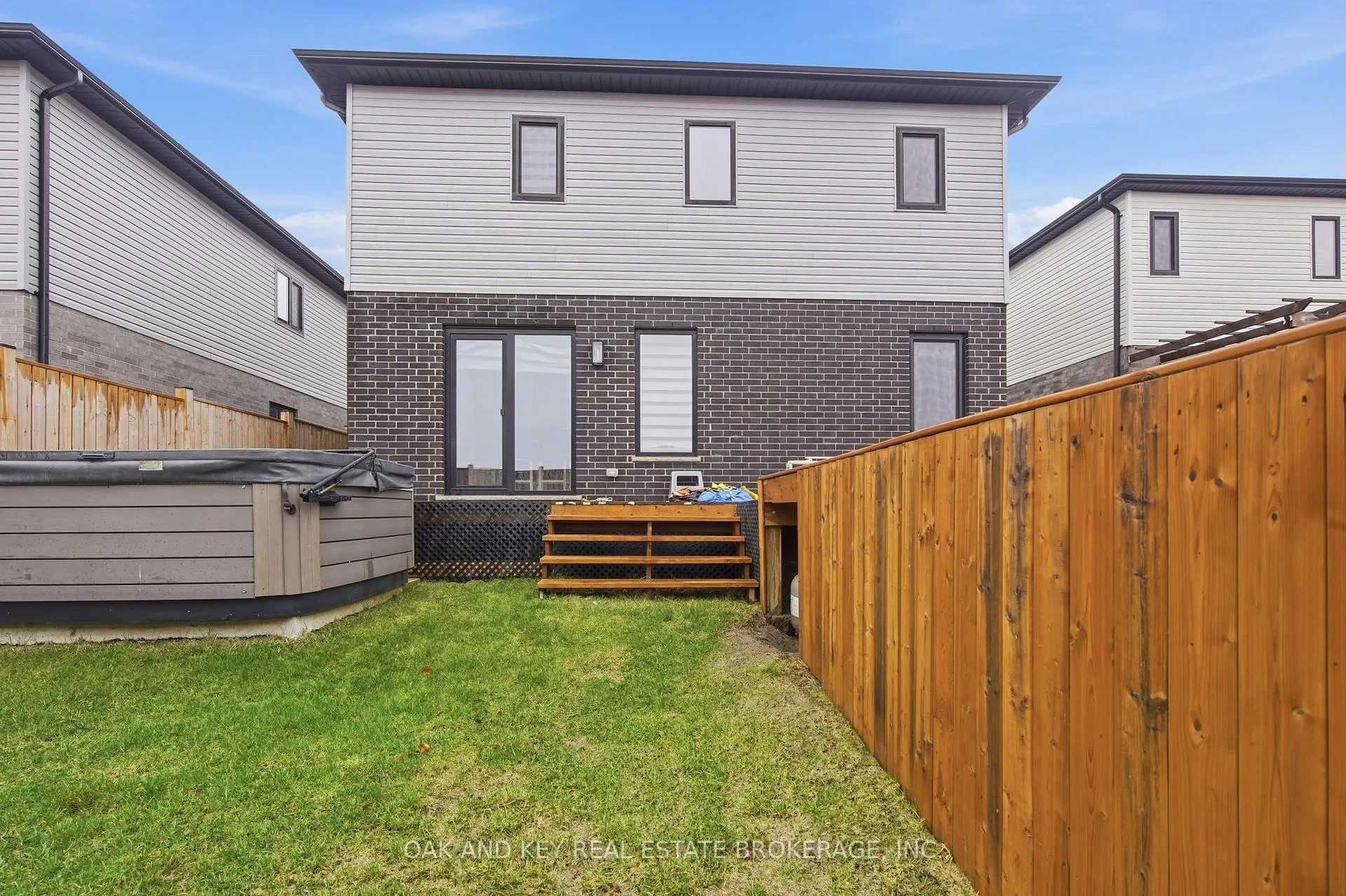Photo 42 of 25 Alexander Circle, Strathroy-Caradoc, SE — HOMEH