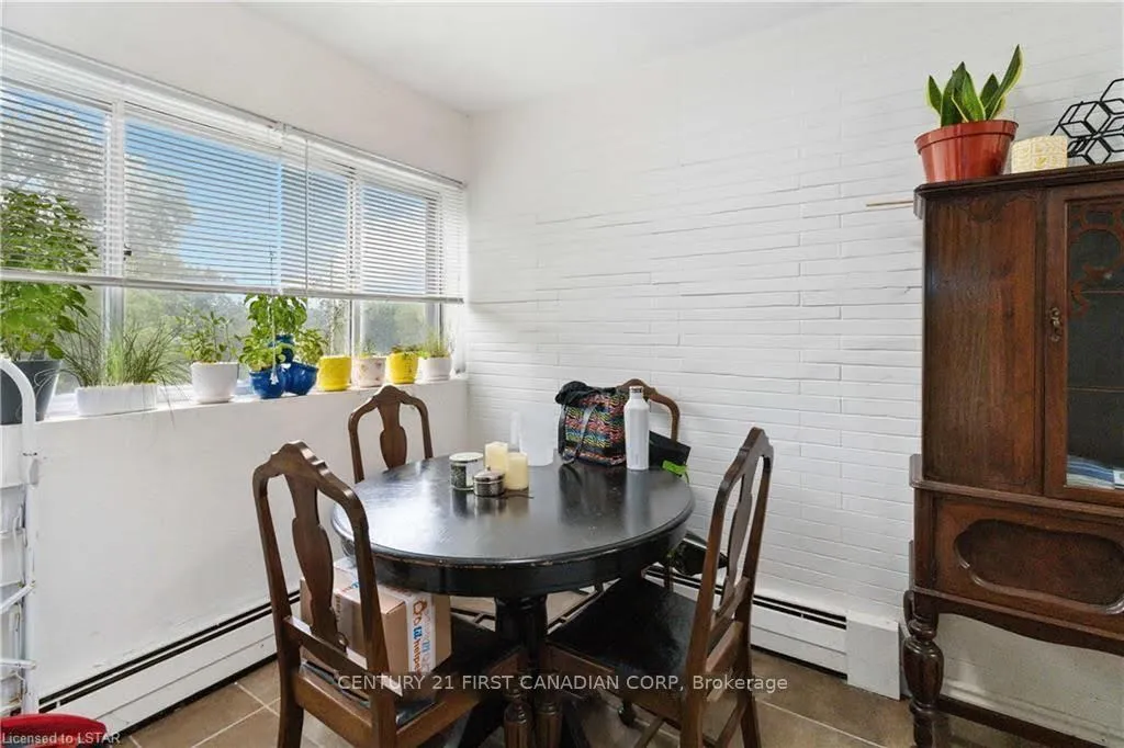 Photo 2 of Unit 201, 1174 Hamilton Road E, London, East O — HOMEH
