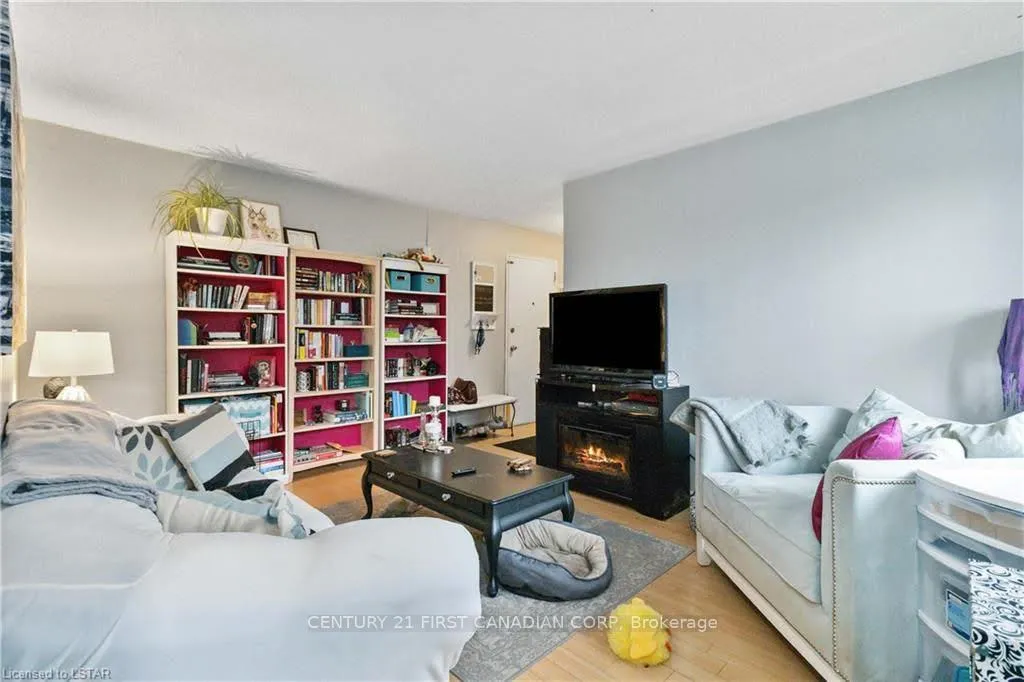 Photo 5 of Unit 201, 1174 Hamilton Road E, London, East O — HOMEH