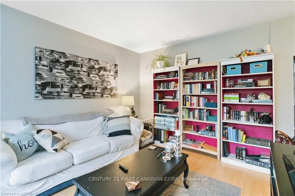 Photo 6 of Unit 201, 1174 Hamilton Road E, London, East O — HOMEH