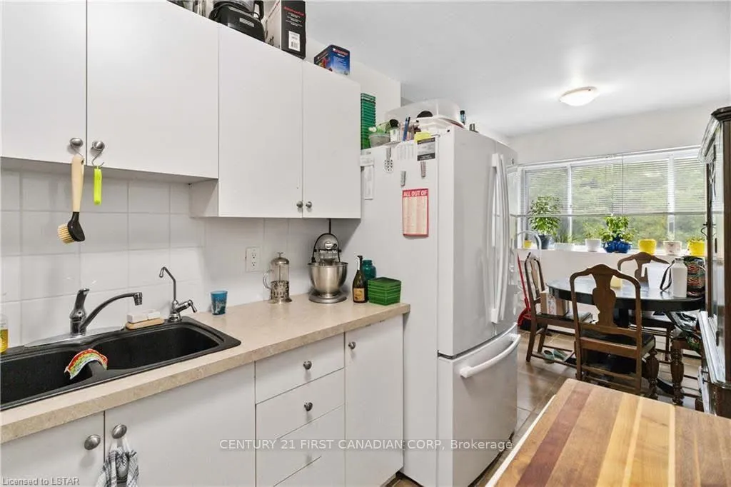 Photo 7 of Unit 201, 1174 Hamilton Road E, London, East O — HOMEH