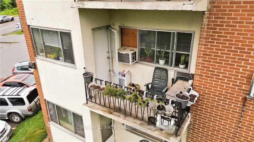 Photo 12 of Unit 201, 1174 Hamilton Road E, London, East O — HOMEH