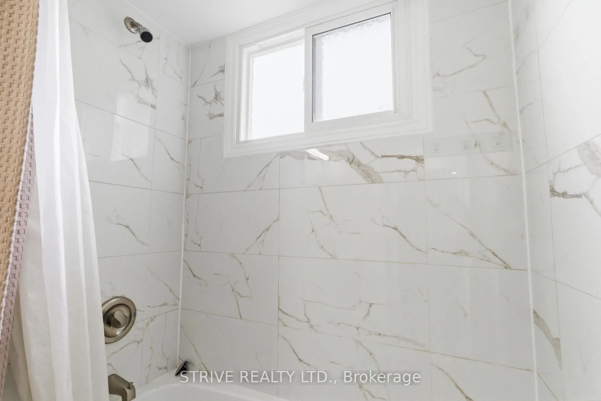Photo 18 of 290 Lakeview Park Avenue, Oshawa, Lakeview — HOMEH