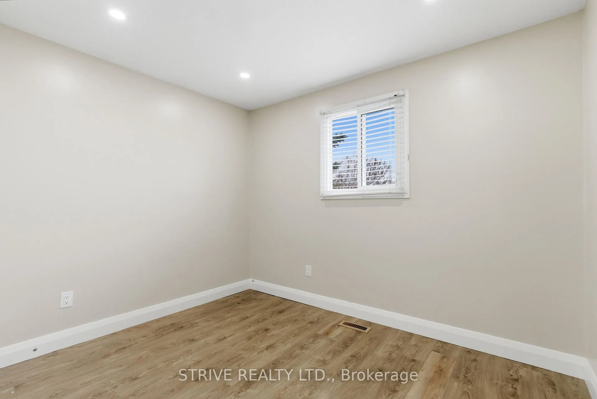 Photo 19 of 290 Lakeview Park Avenue, Oshawa, Lakeview — HOMEH