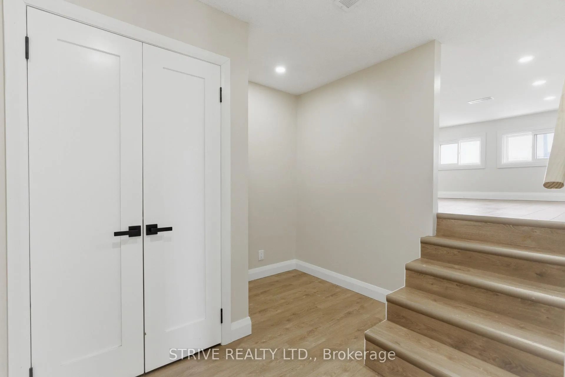 Photo 22 of 290 Lakeview Park Avenue, Oshawa, Lakeview — HOMEH