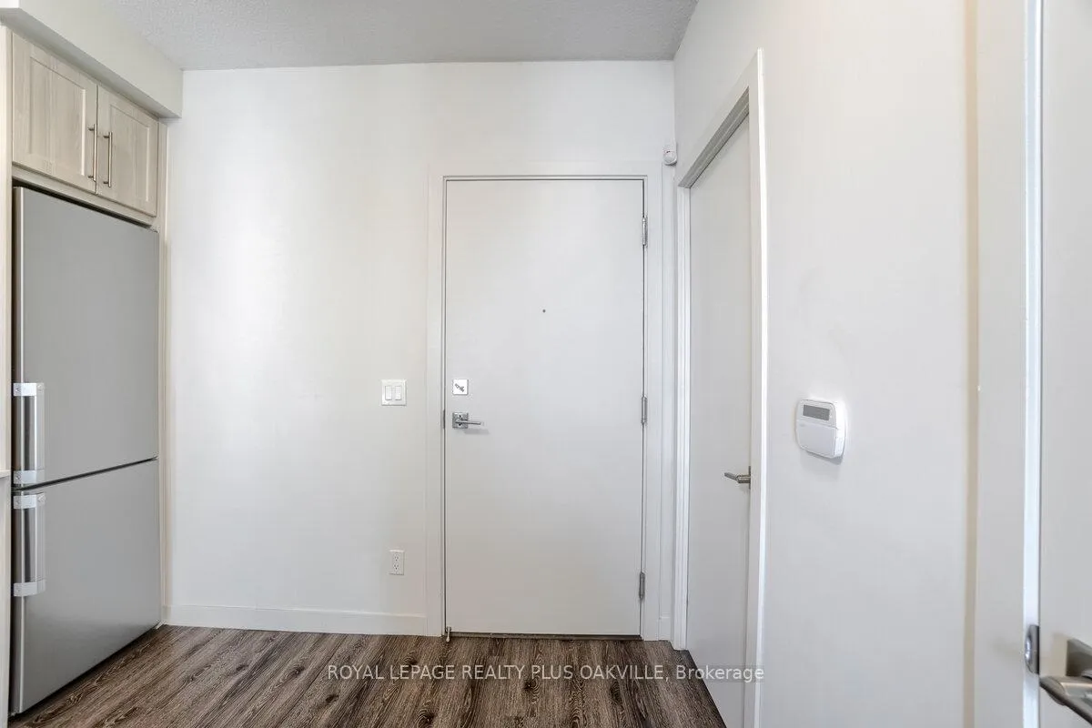 Photo 6 of Unit 1701, 2087 Fairview Street, Burlington, Freeman — HOMEH