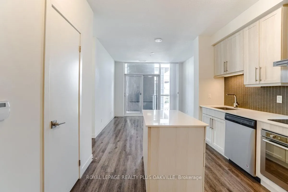 Photo 7 of Unit 1701, 2087 Fairview Street, Burlington, Freeman — HOMEH