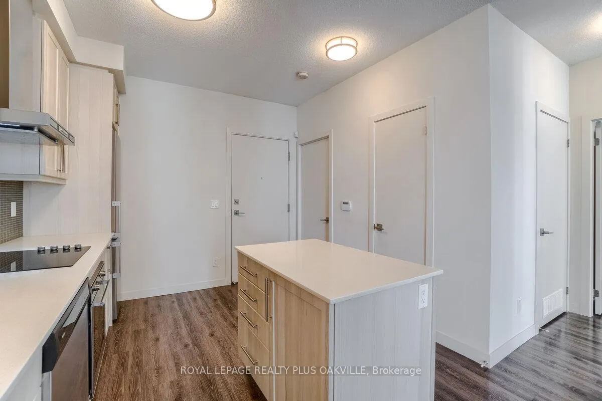 Photo 9 of Unit 1701, 2087 Fairview Street, Burlington, Freeman — HOMEH