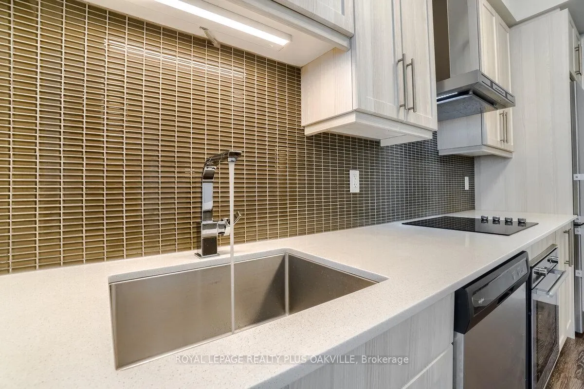 Photo 10 of Unit 1701, 2087 Fairview Street, Burlington, Freeman — HOMEH