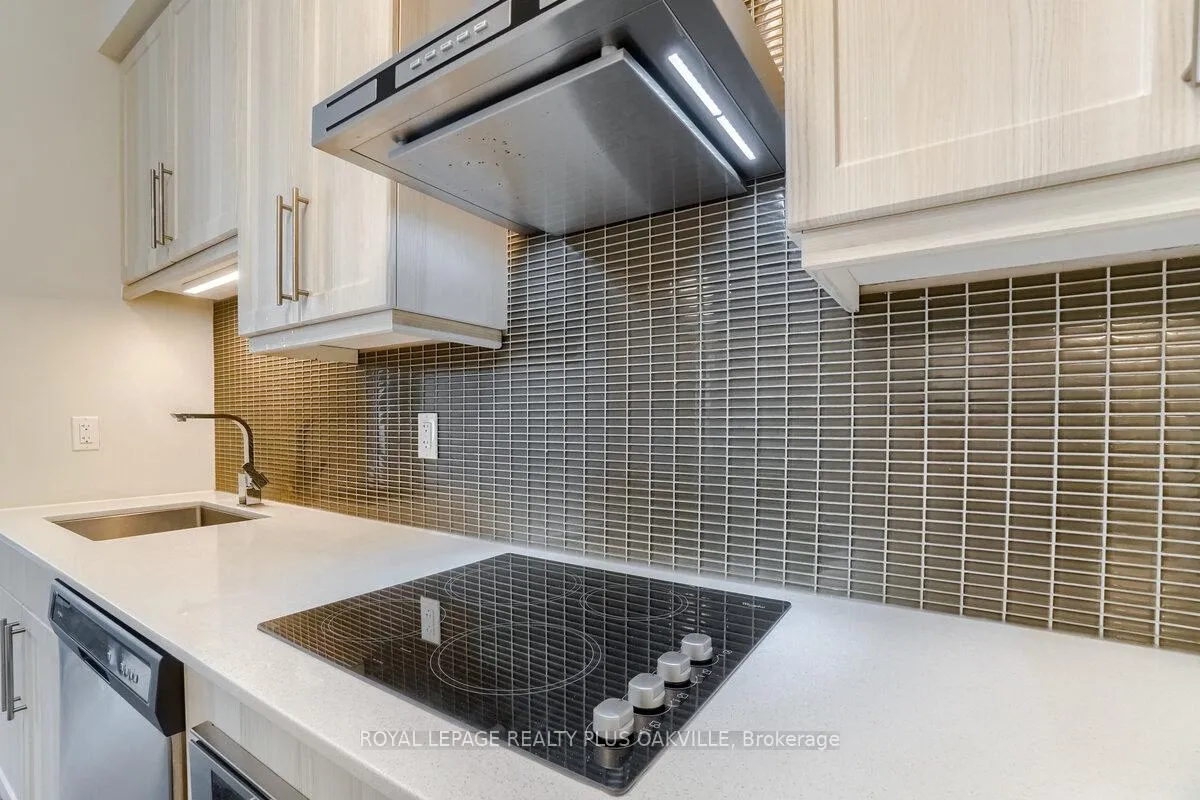 Photo 11 of Unit 1701, 2087 Fairview Street, Burlington, Freeman — HOMEH