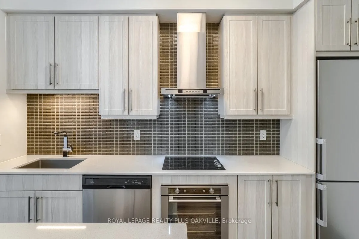 Photo 12 of Unit 1701, 2087 Fairview Street, Burlington, Freeman — HOMEH