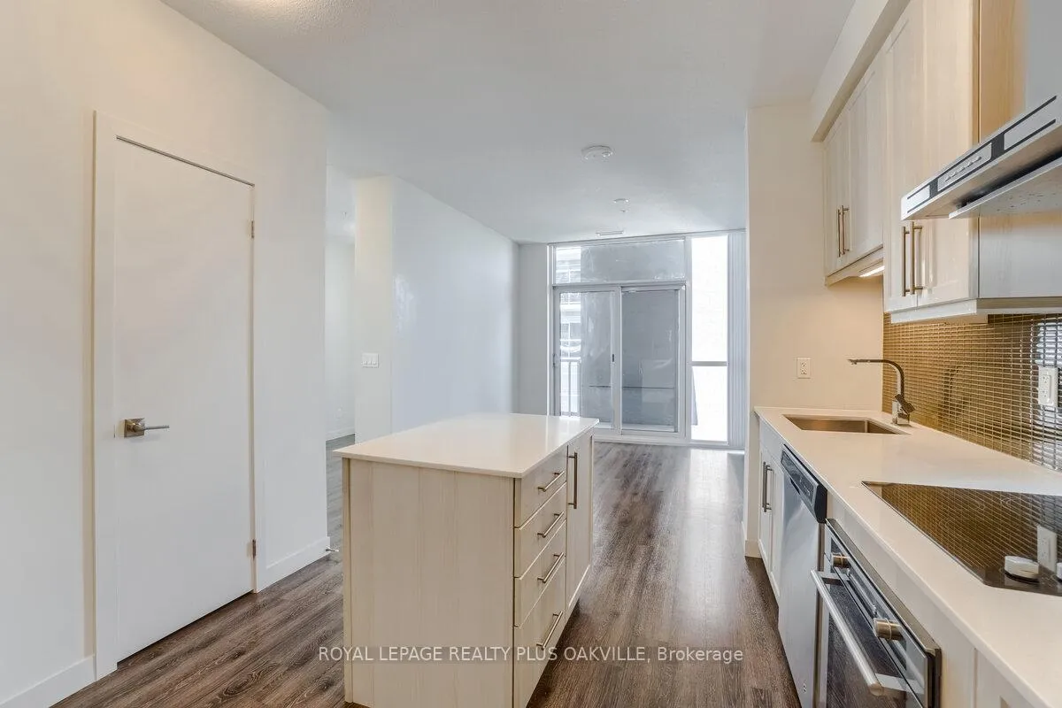 Photo 13 of Unit 1701, 2087 Fairview Street, Burlington, Freeman — HOMEH