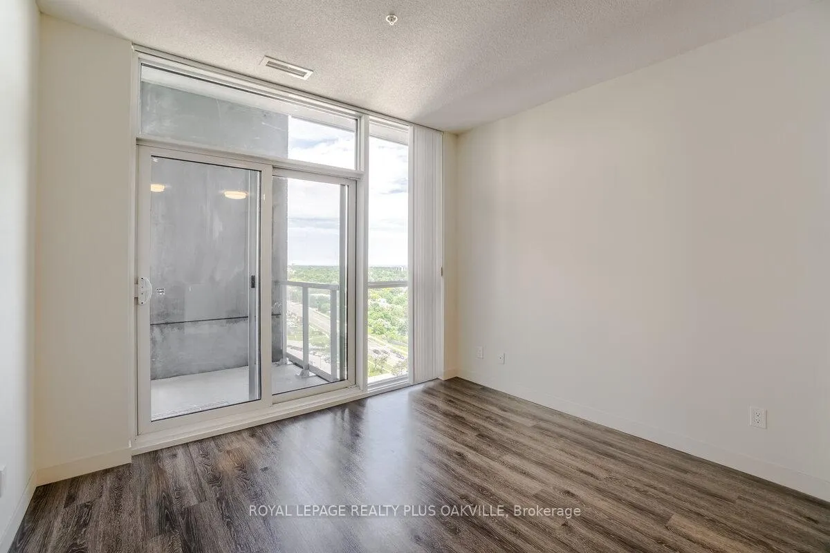 Photo 15 of Unit 1701, 2087 Fairview Street, Burlington, Freeman — HOMEH