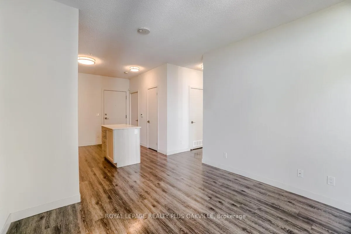 Photo 17 of Unit 1701, 2087 Fairview Street, Burlington, Freeman — HOMEH