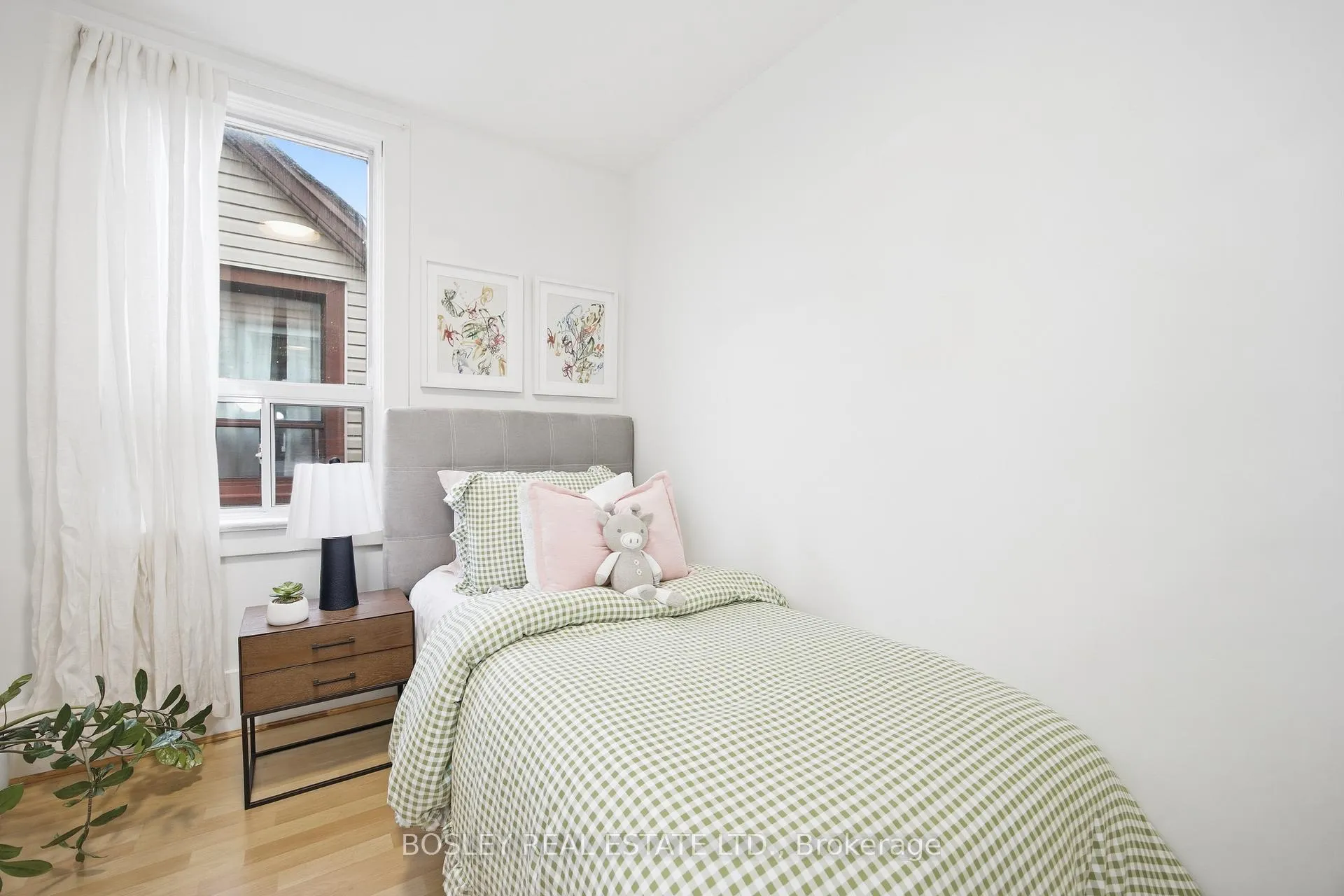 Photo 20 of 92 Glebemount Avenue, Toronto, Danforth — HOMEH
