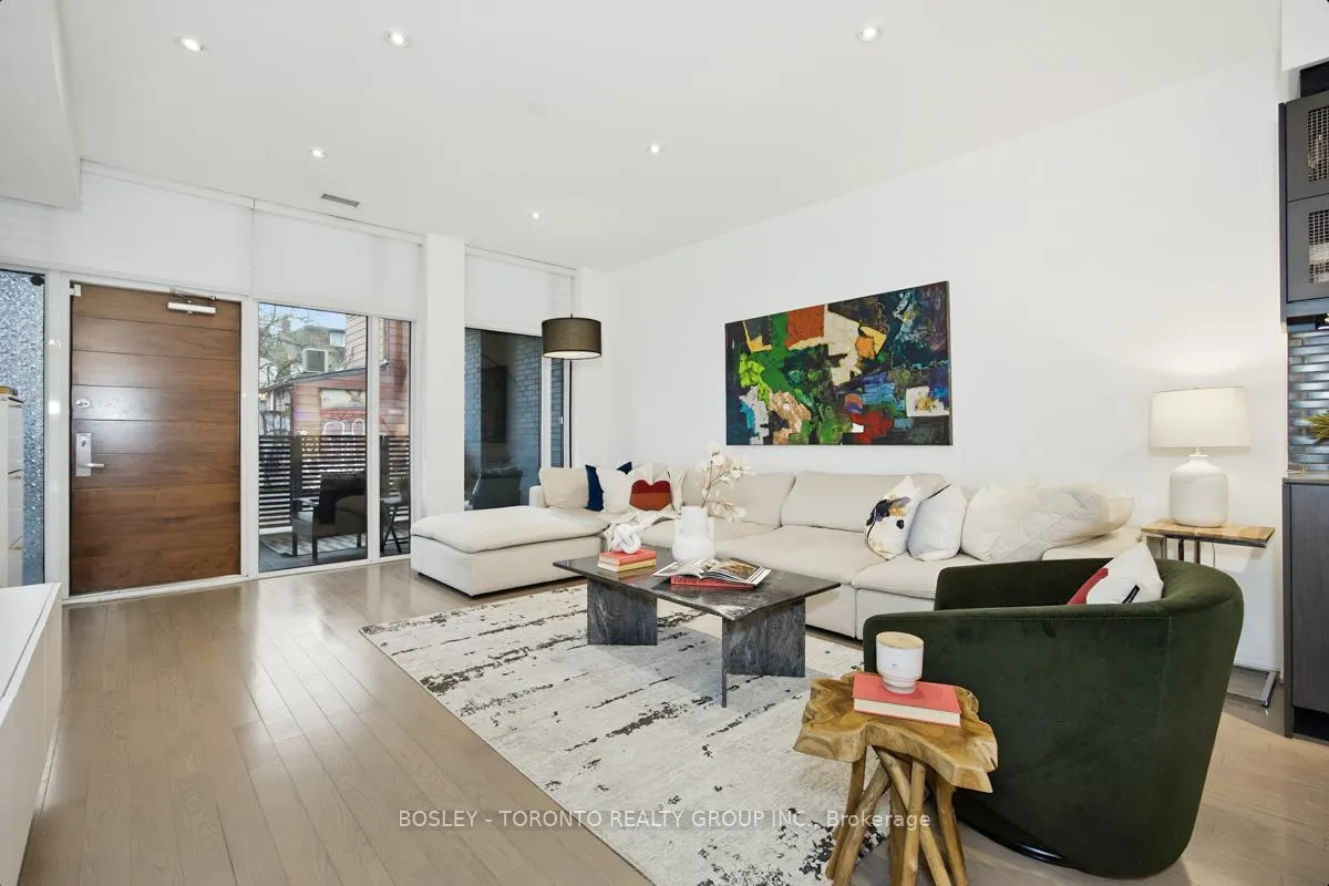 Photo 2 of 10 Loretto Lane, Toronto, University — HOMEH