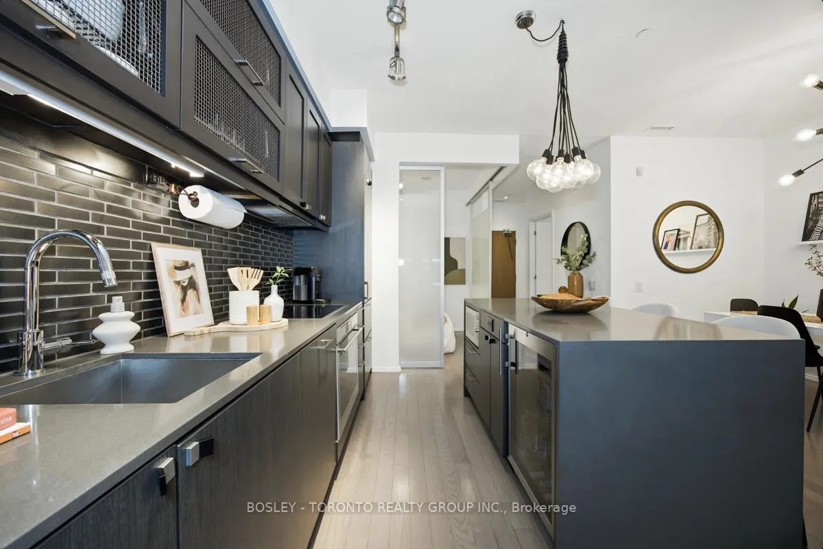 Photo 12 of 10 Loretto Lane, Toronto, University — HOMEH