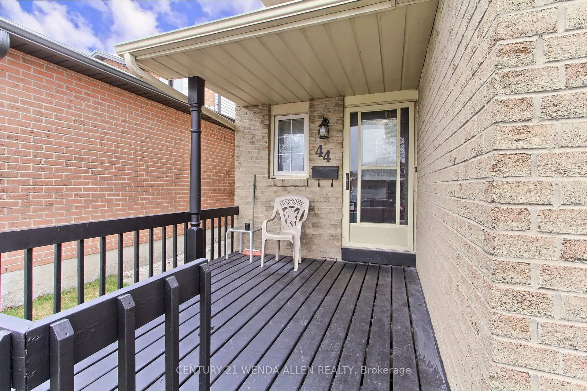 Photo 2 of 44 Bashford Road, Ajax, South West — HOMEH