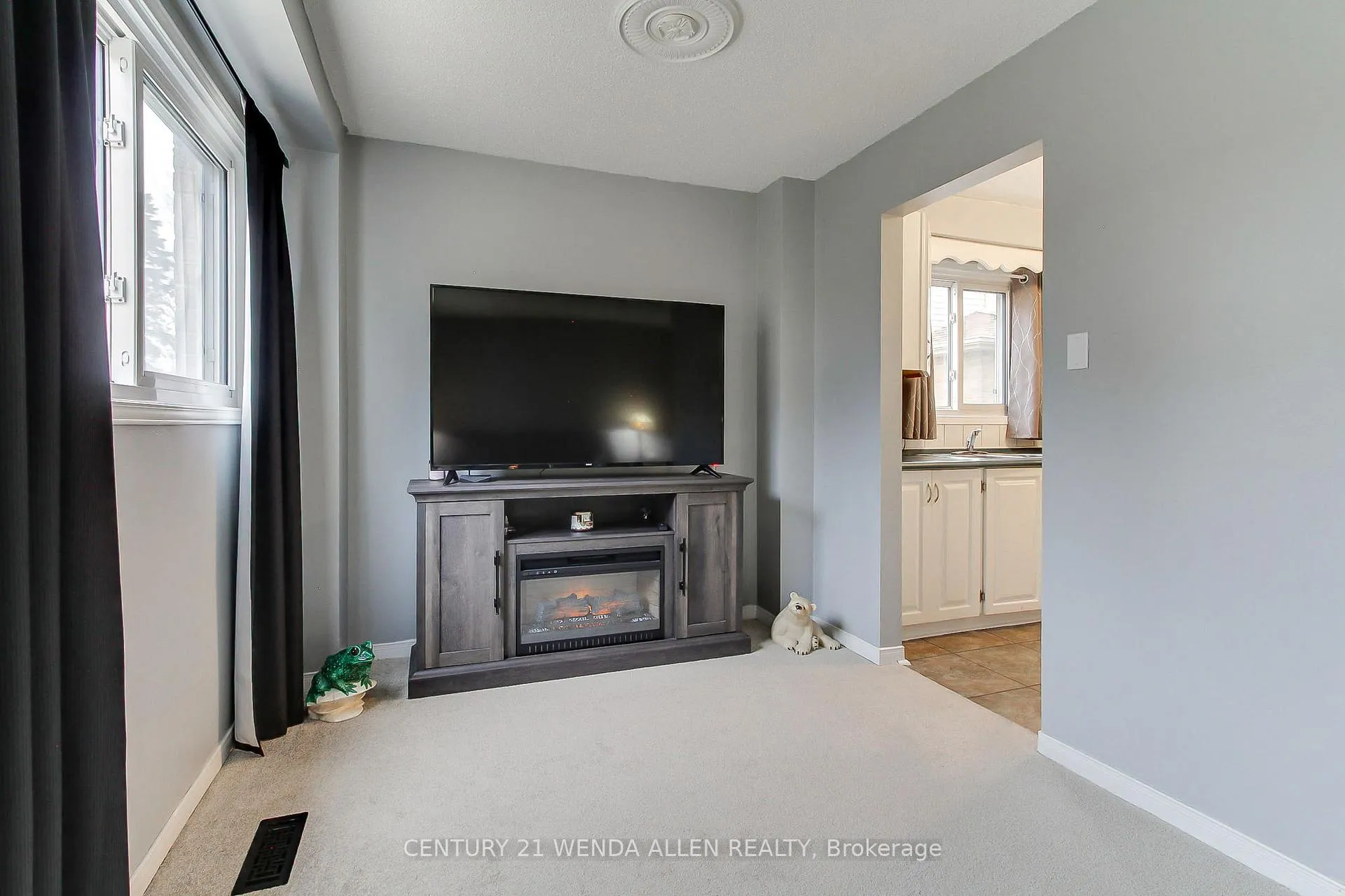 Photo 10 of 44 Bashford Road, Ajax, South West — HOMEH