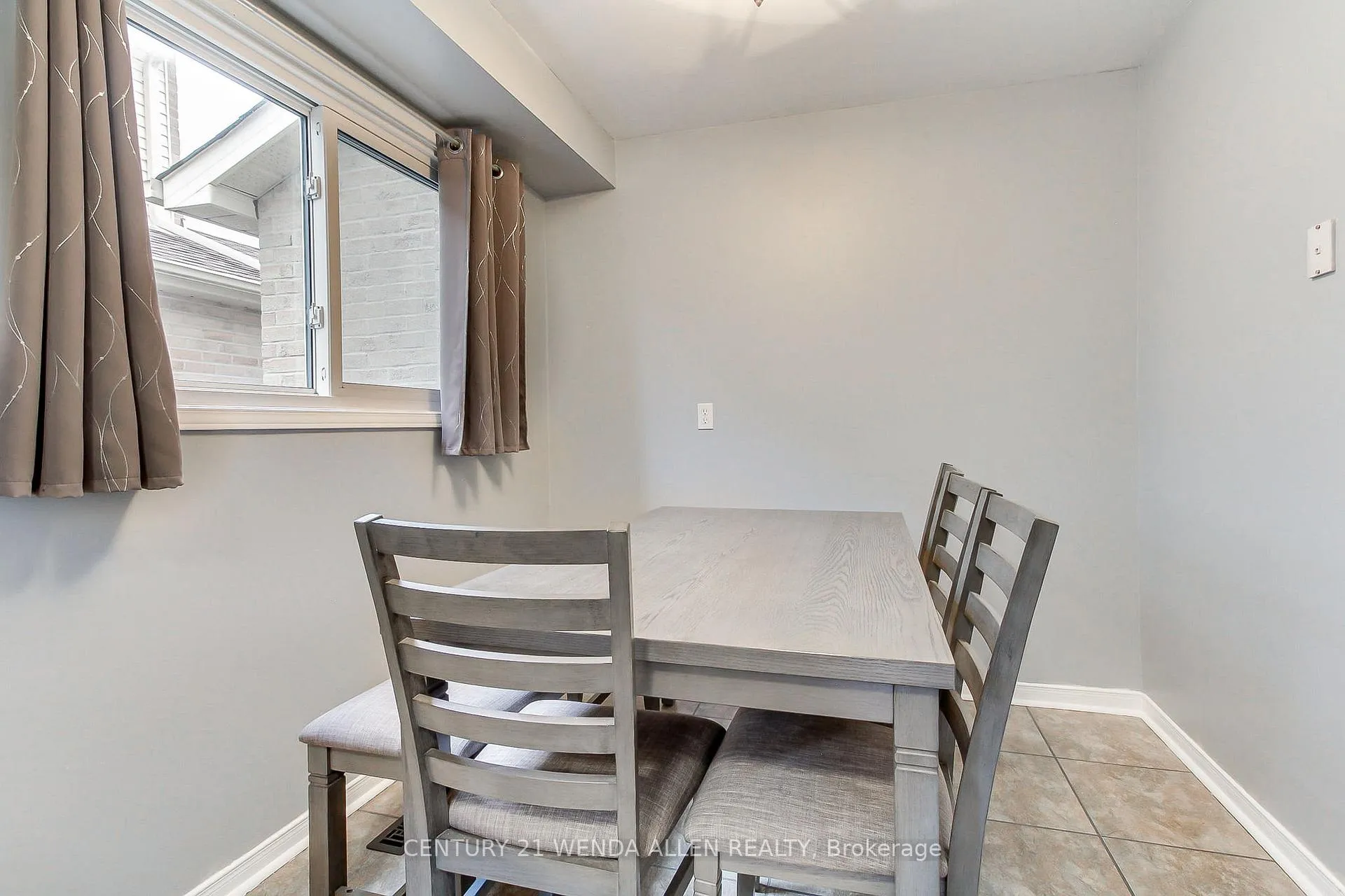 Photo 14 of 44 Bashford Road, Ajax, South West — HOMEH
