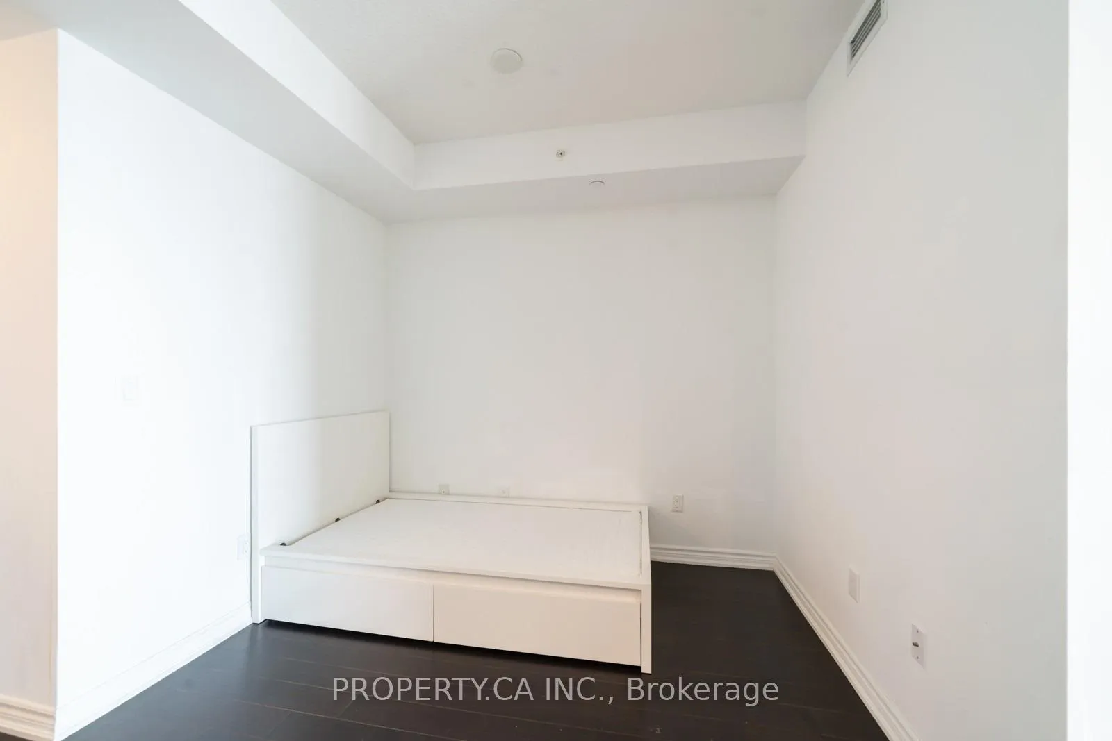 Photo 6 of Unit 4403, 386 Yonge Street, Toronto, Bay Street Corridor — HOMEH
