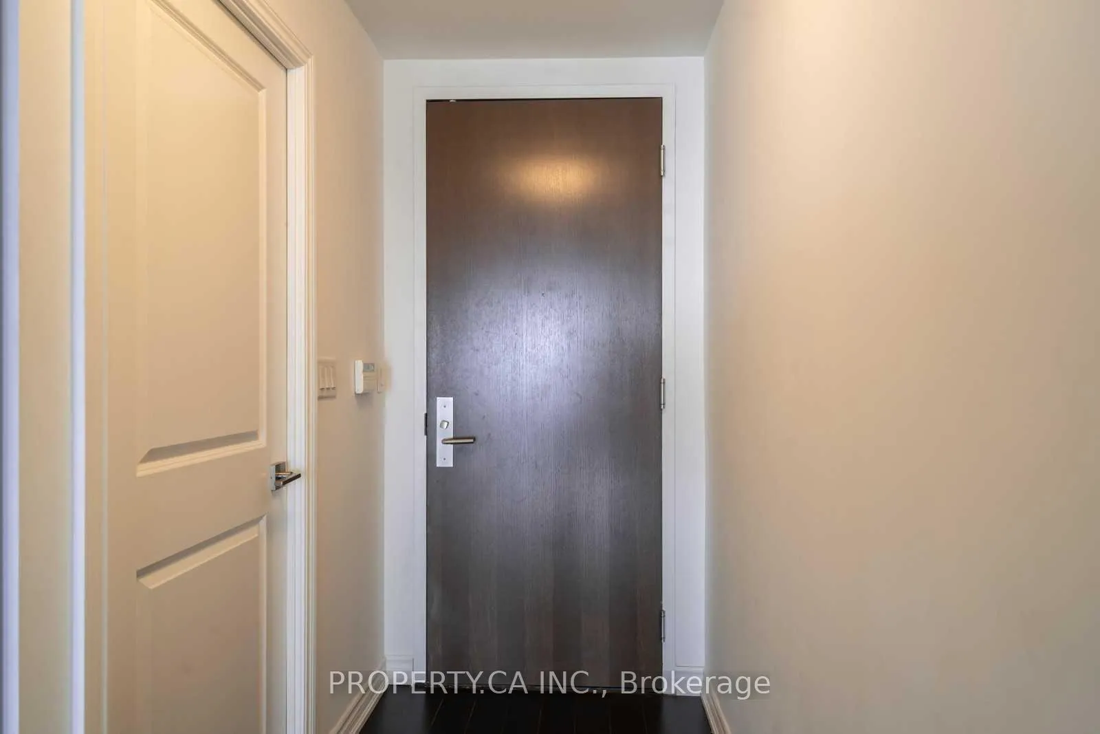Photo 8 of Unit 4403, 386 Yonge Street, Toronto, Bay Street Corridor — HOMEH