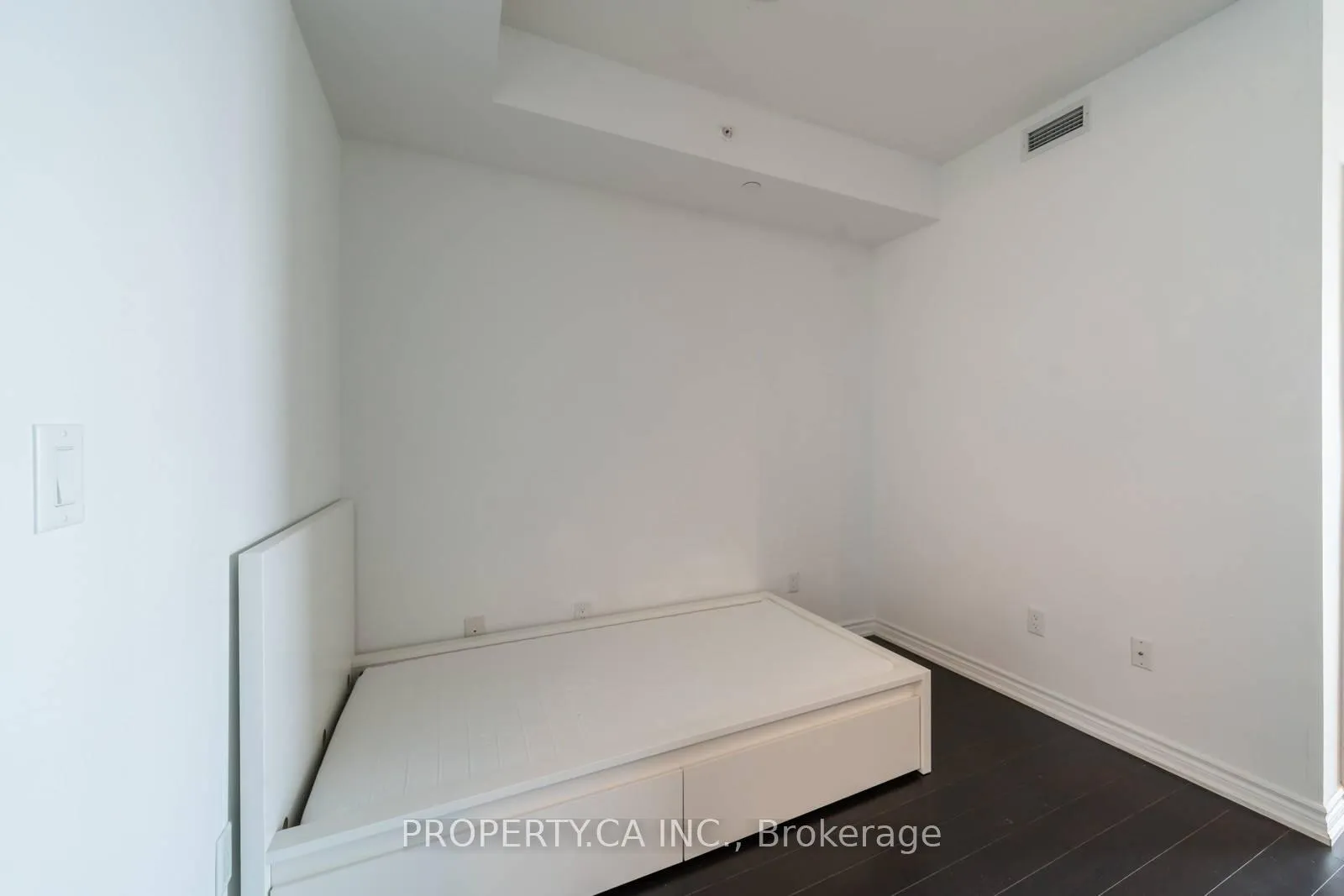 Photo 9 of Unit 4403, 386 Yonge Street, Toronto, Bay Street Corridor — HOMEH