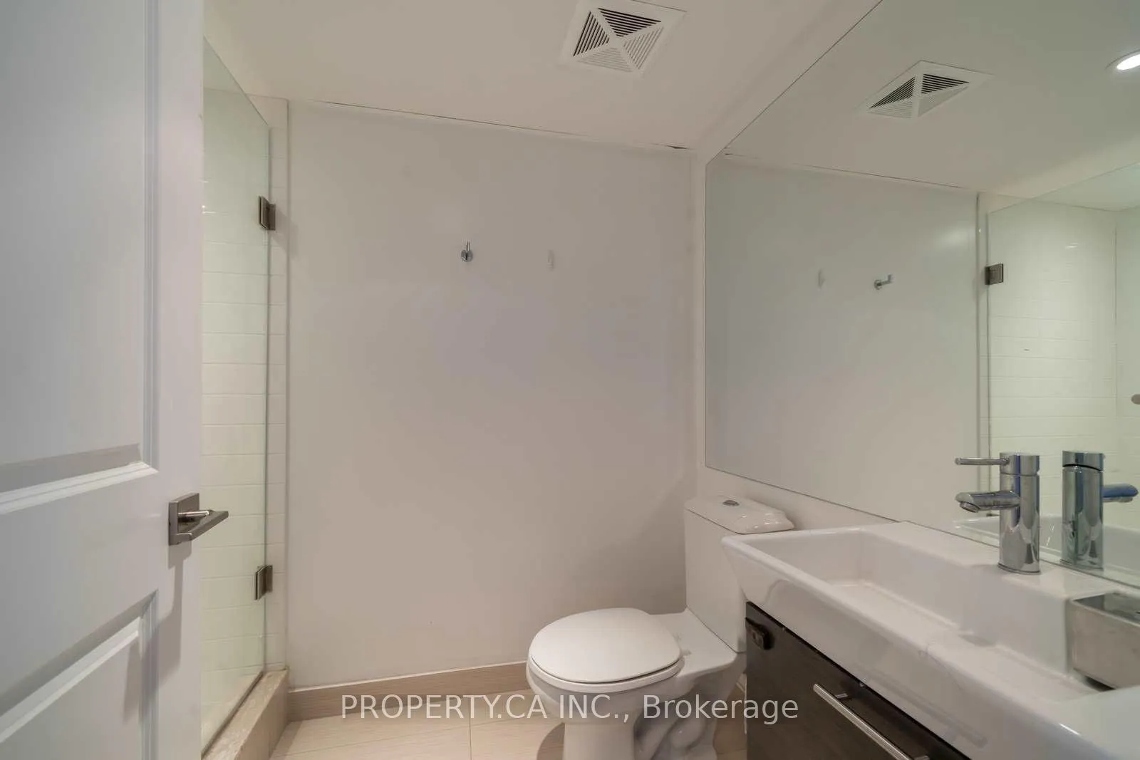 Photo 10 of Unit 4403, 386 Yonge Street, Toronto, Bay Street Corridor — HOMEH