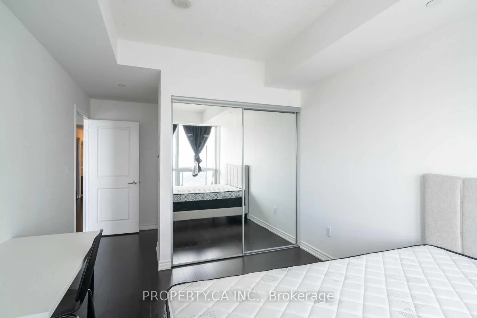 Photo 22 of Unit 4403, 386 Yonge Street, Toronto, Bay Street Corridor — HOMEH