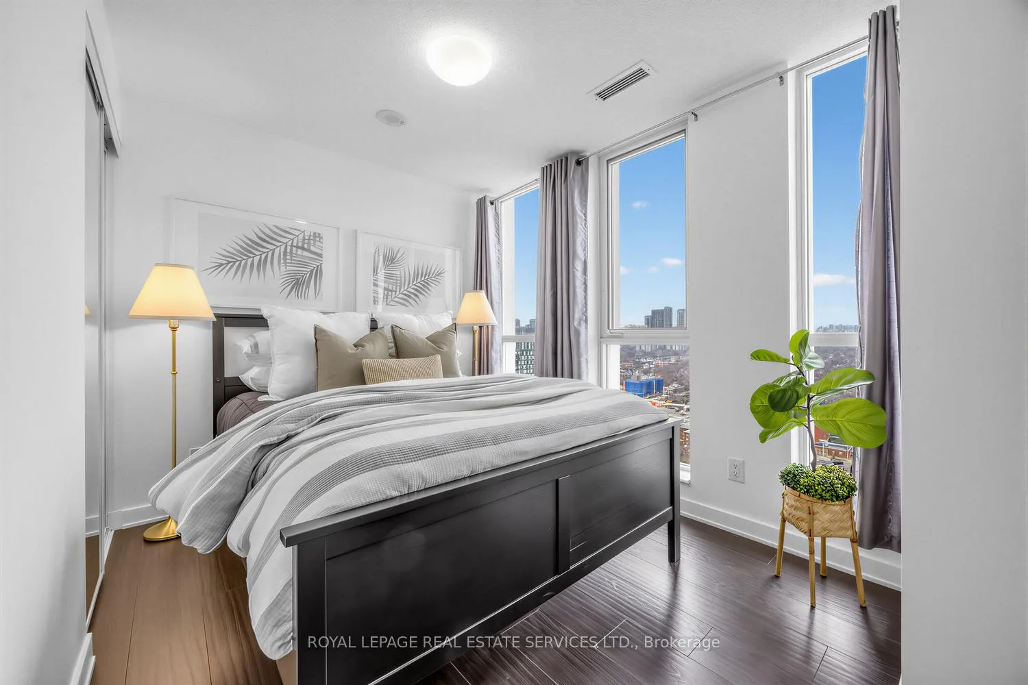 Photo 9 of Unit 2612, 55 Regent Park Boulevard, Toronto, Regent Park — HOMEH