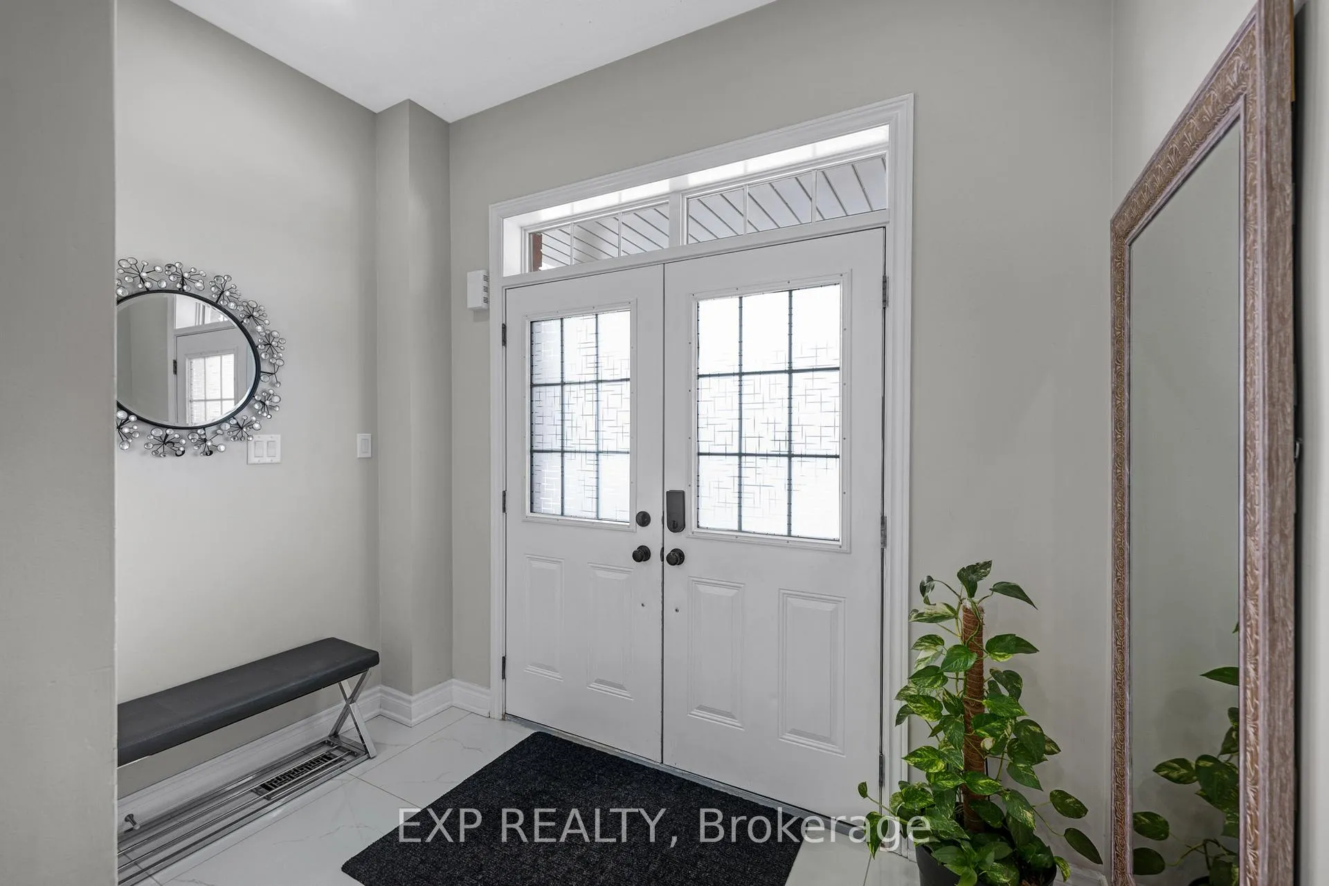 Photo 2 of 565 Foxcroft Boulevard, Newmarket, Stonehaven-Wyndham — HOMEH