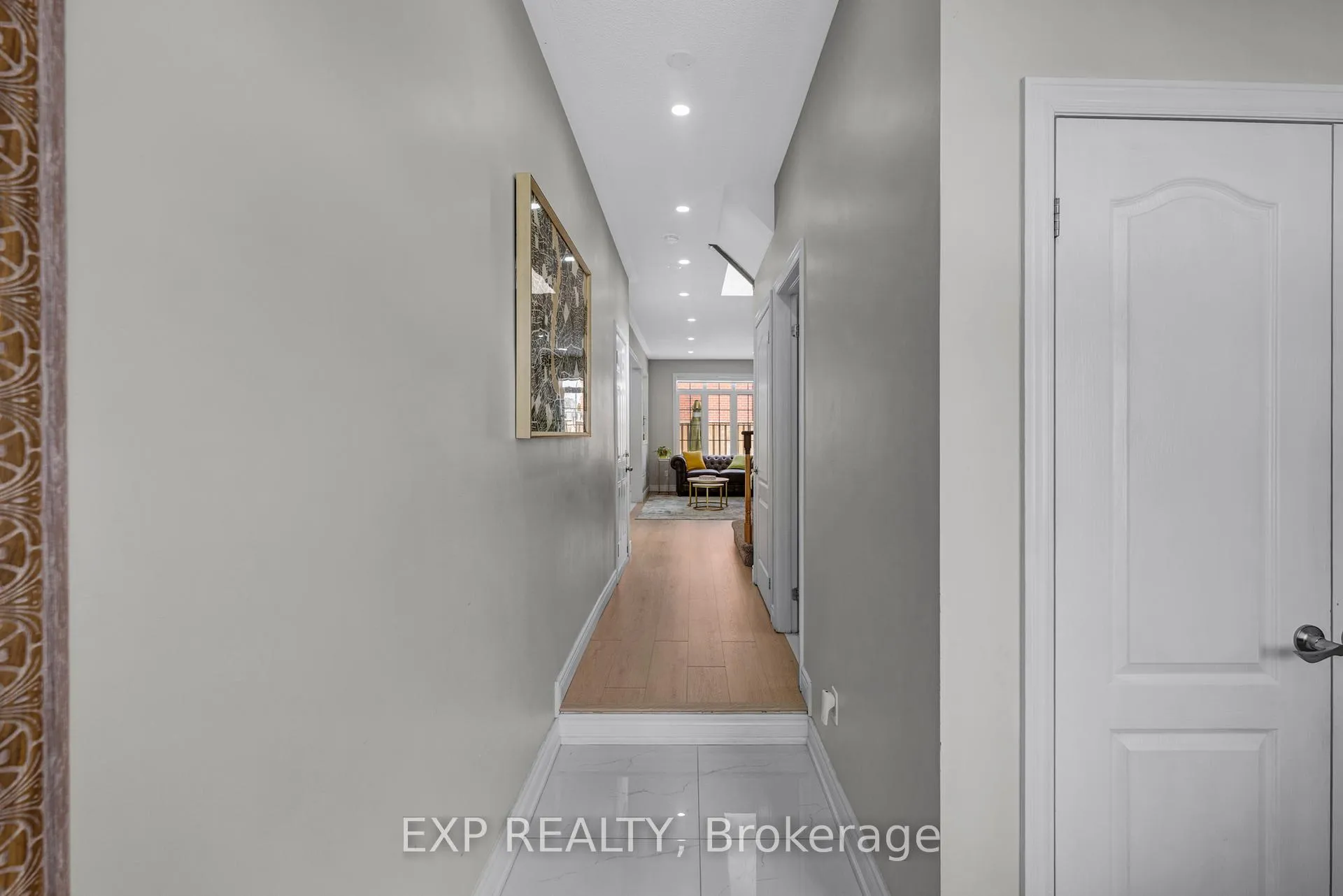 Photo 3 of 565 Foxcroft Boulevard, Newmarket, Stonehaven-Wyndham — HOMEH