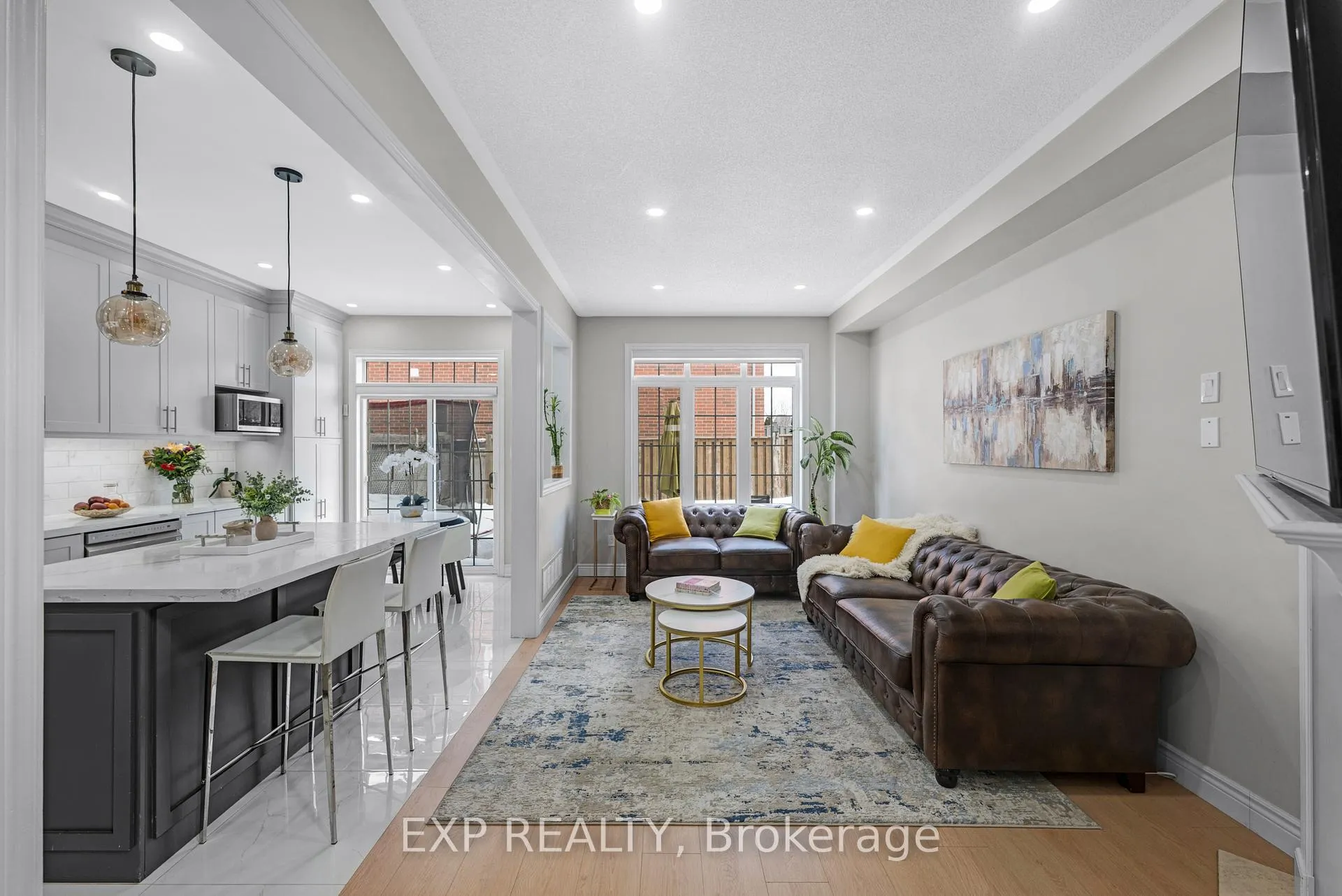 Photo 4 of 565 Foxcroft Boulevard, Newmarket, Stonehaven-Wyndham — HOMEH