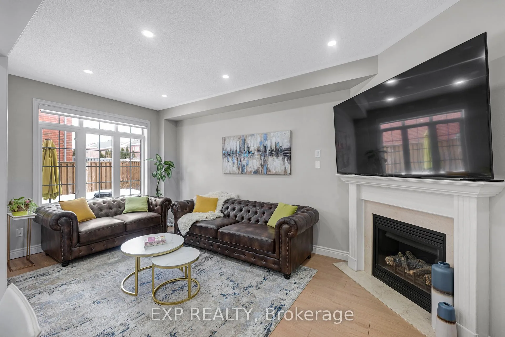 Photo 5 of 565 Foxcroft Boulevard, Newmarket, Stonehaven-Wyndham — HOMEH