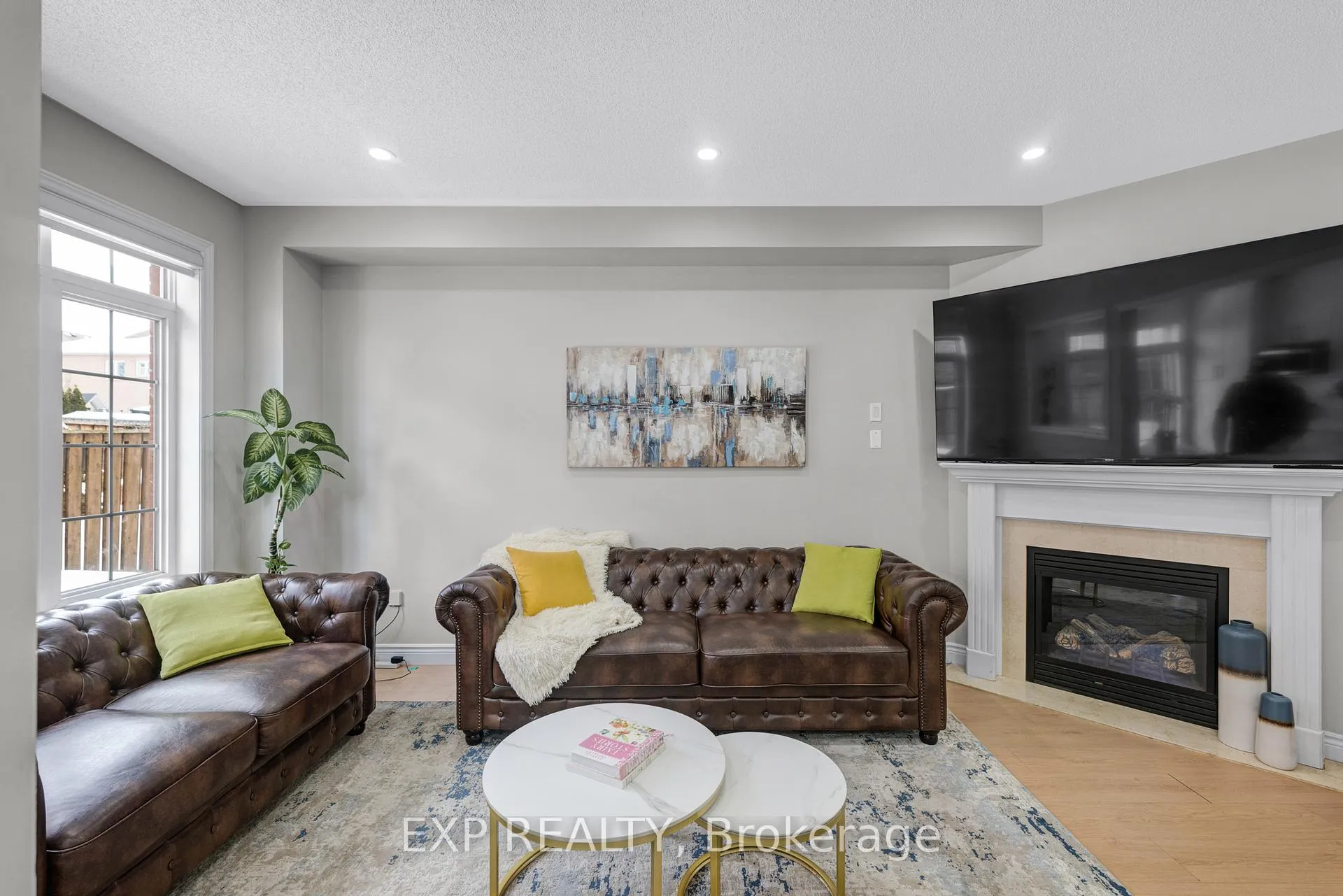 Photo 6 of 565 Foxcroft Boulevard, Newmarket, Stonehaven-Wyndham — HOMEH