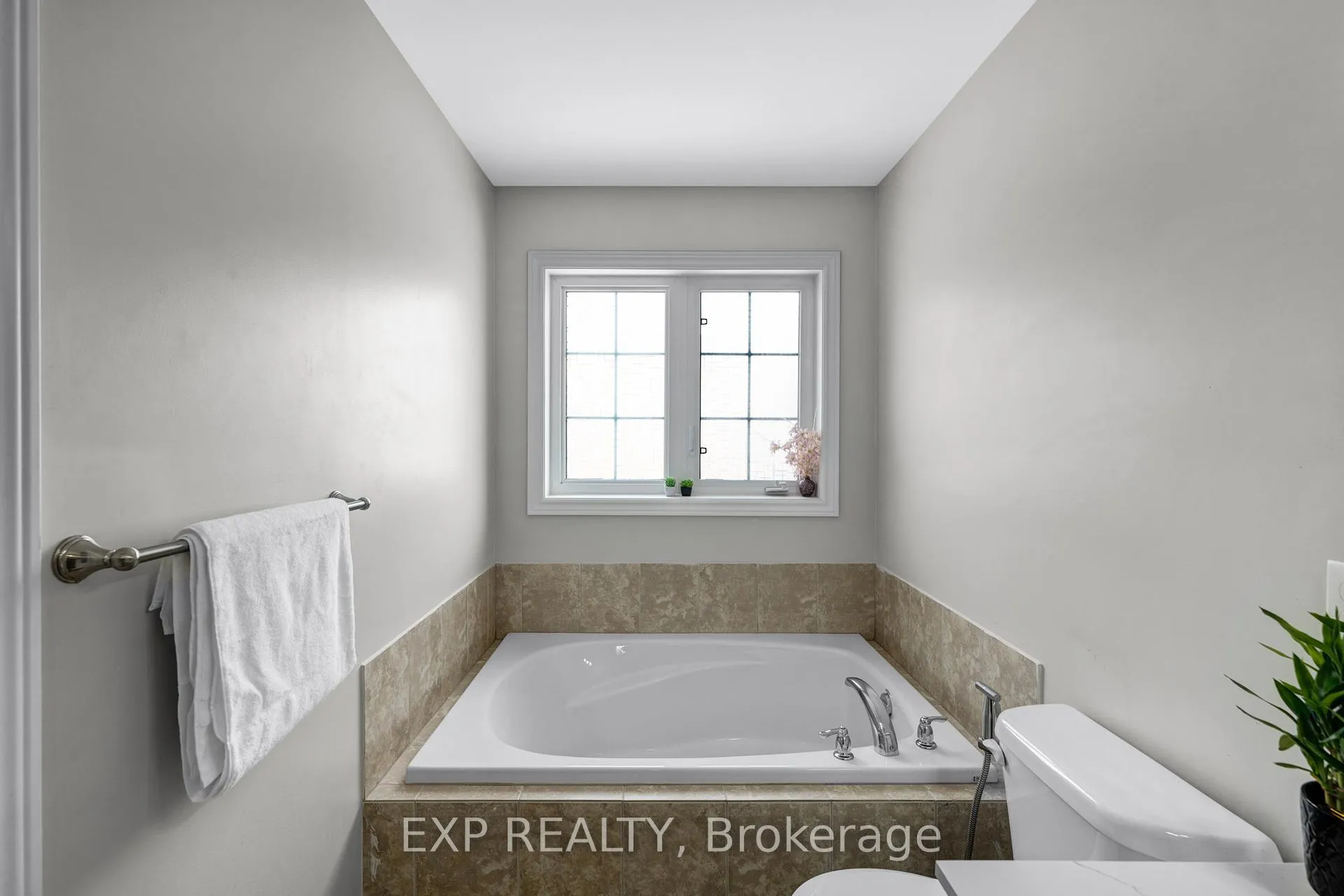 Photo 22 of 565 Foxcroft Boulevard, Newmarket, Stonehaven-Wyndham — HOMEH