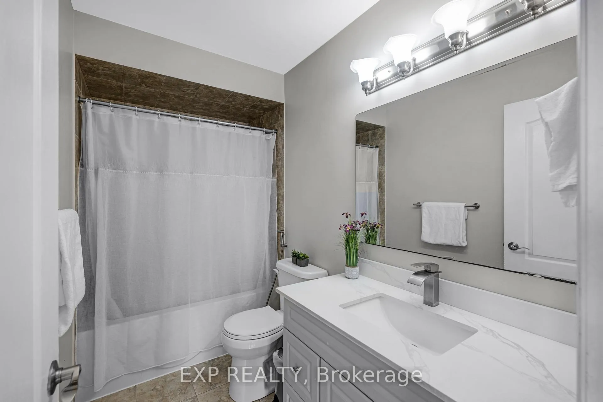 Photo 26 of 565 Foxcroft Boulevard, Newmarket, Stonehaven-Wyndham — HOMEH