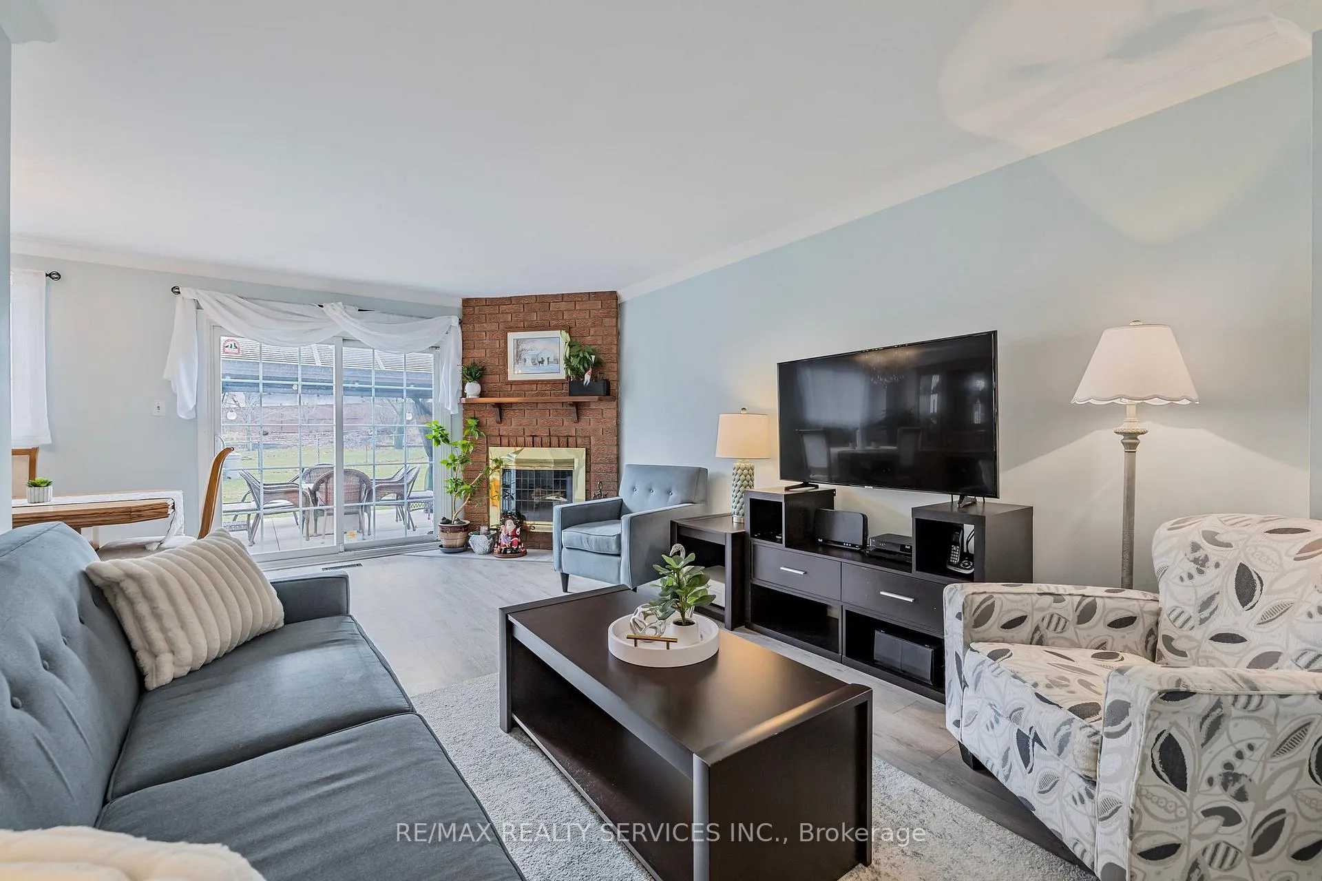 Photo 5 of 40 Crenshaw Court, Brampton, Heart Lake West — HOMEH