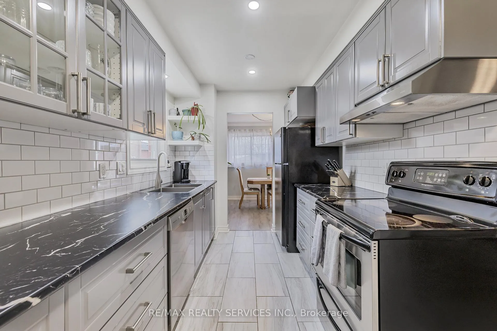 Photo 12 of 40 Crenshaw Court, Brampton, Heart Lake West — HOMEH