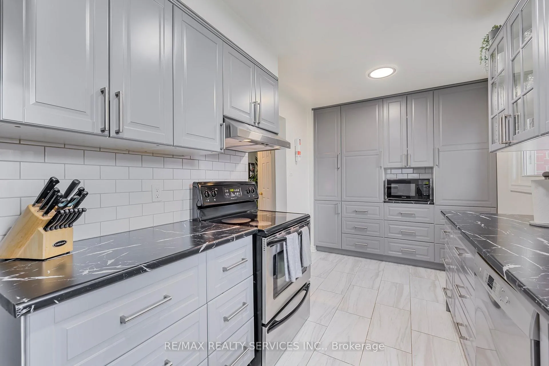 Photo 13 of 40 Crenshaw Court, Brampton, Heart Lake West — HOMEH