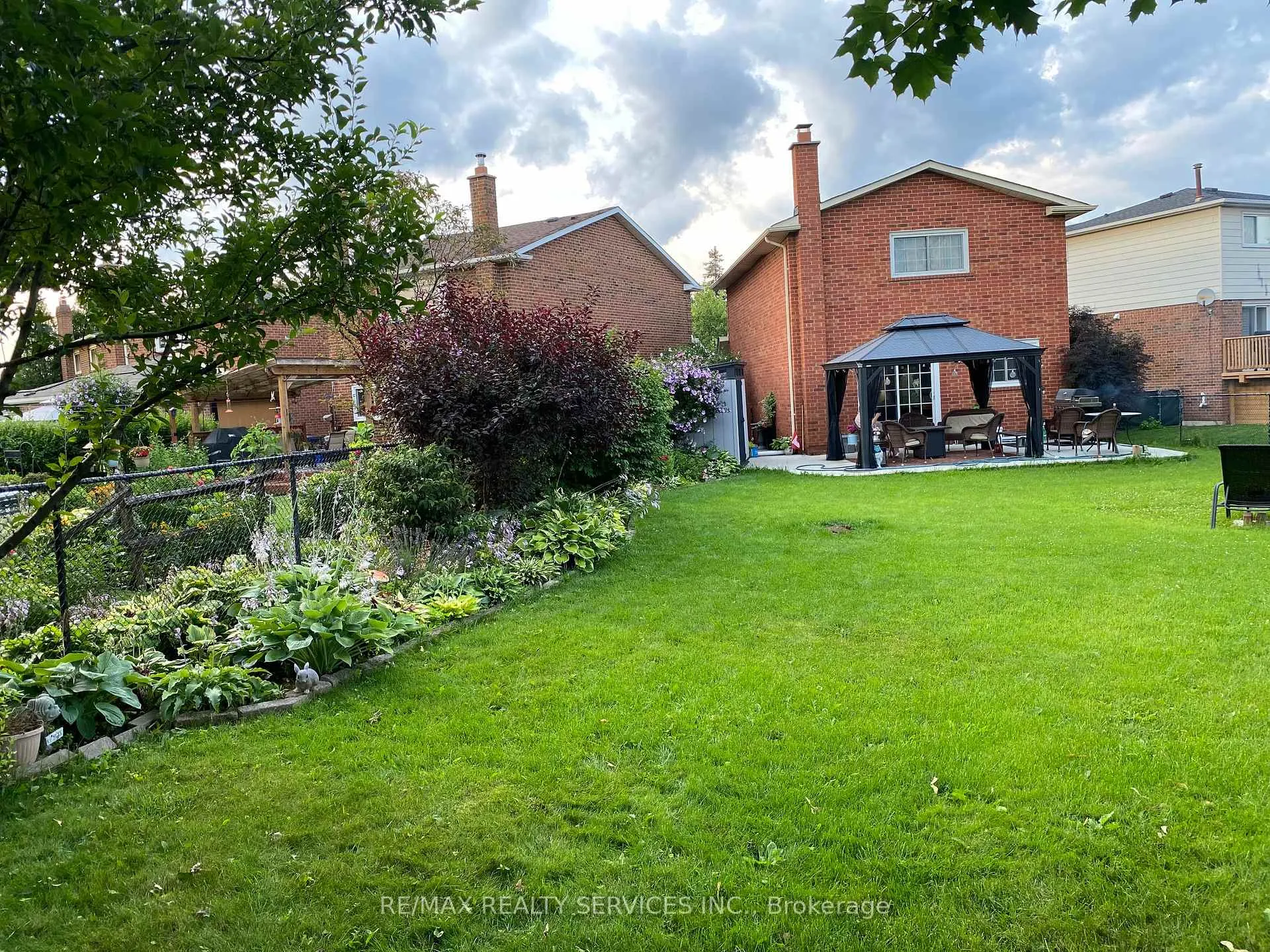 Photo 38 of 40 Crenshaw Court, Brampton, Heart Lake West — HOMEH