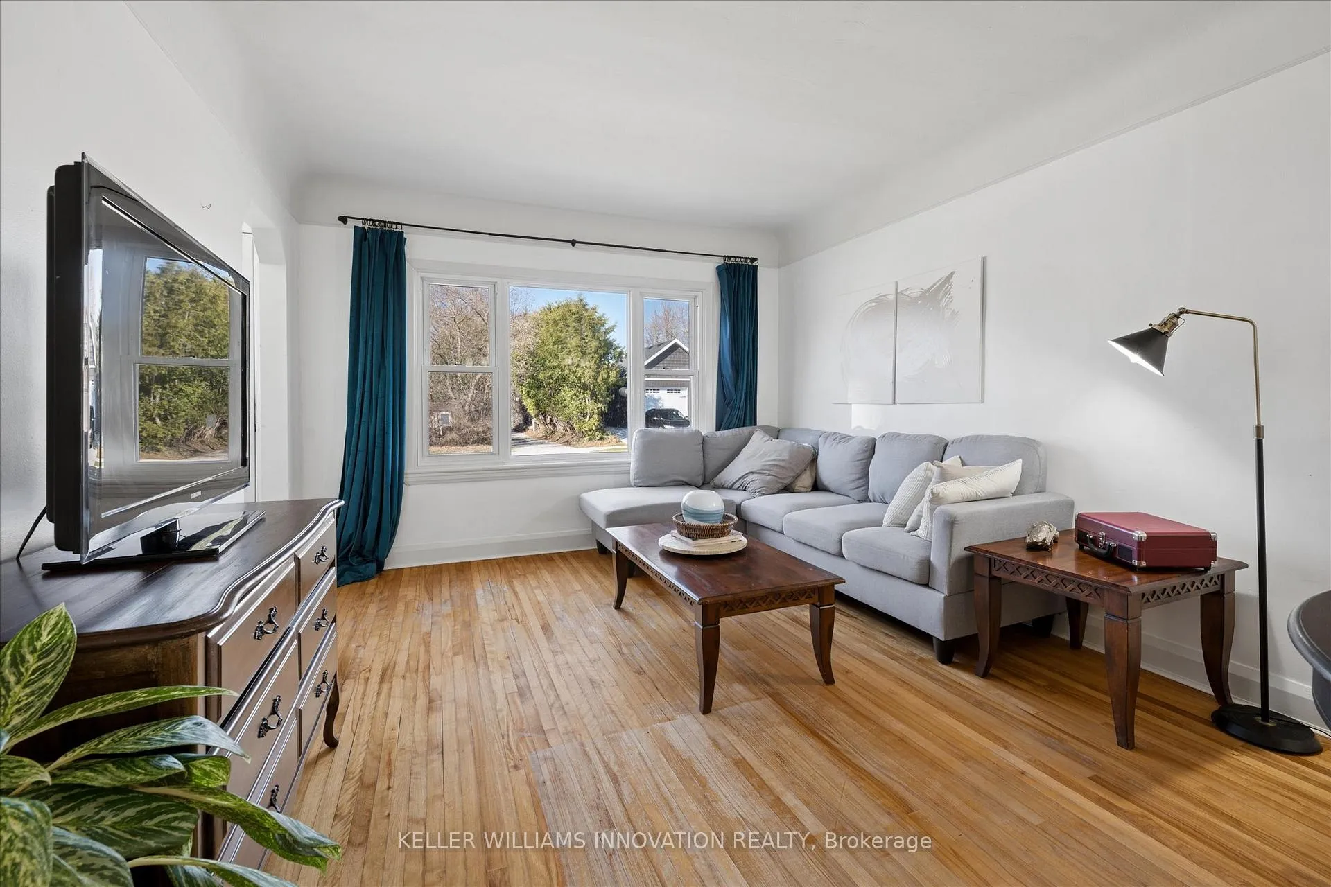 Photo 6 of 12 St Vincent Street, Kitchener — HOMEH