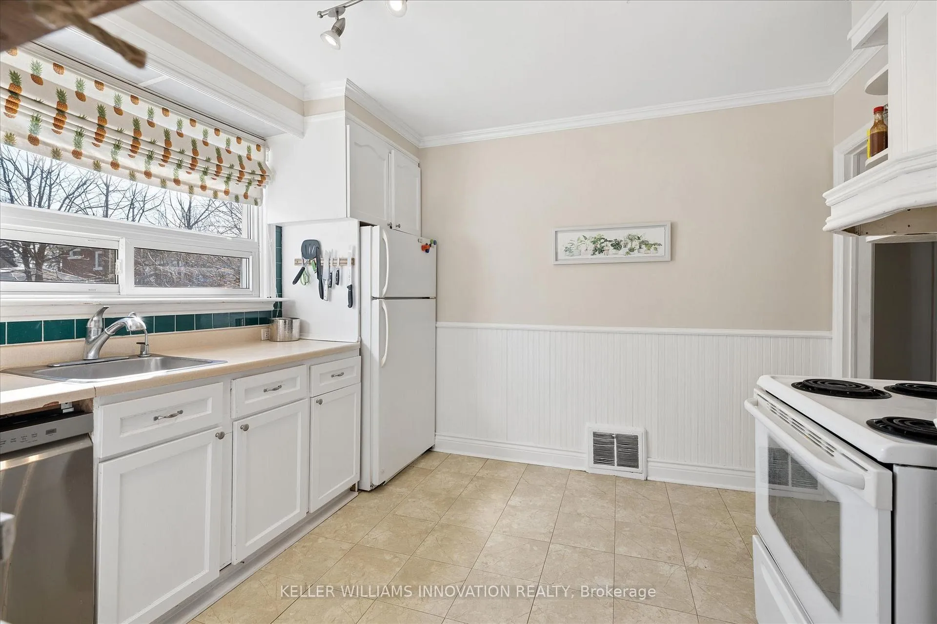 Photo 7 of 12 St Vincent Street, Kitchener — HOMEH