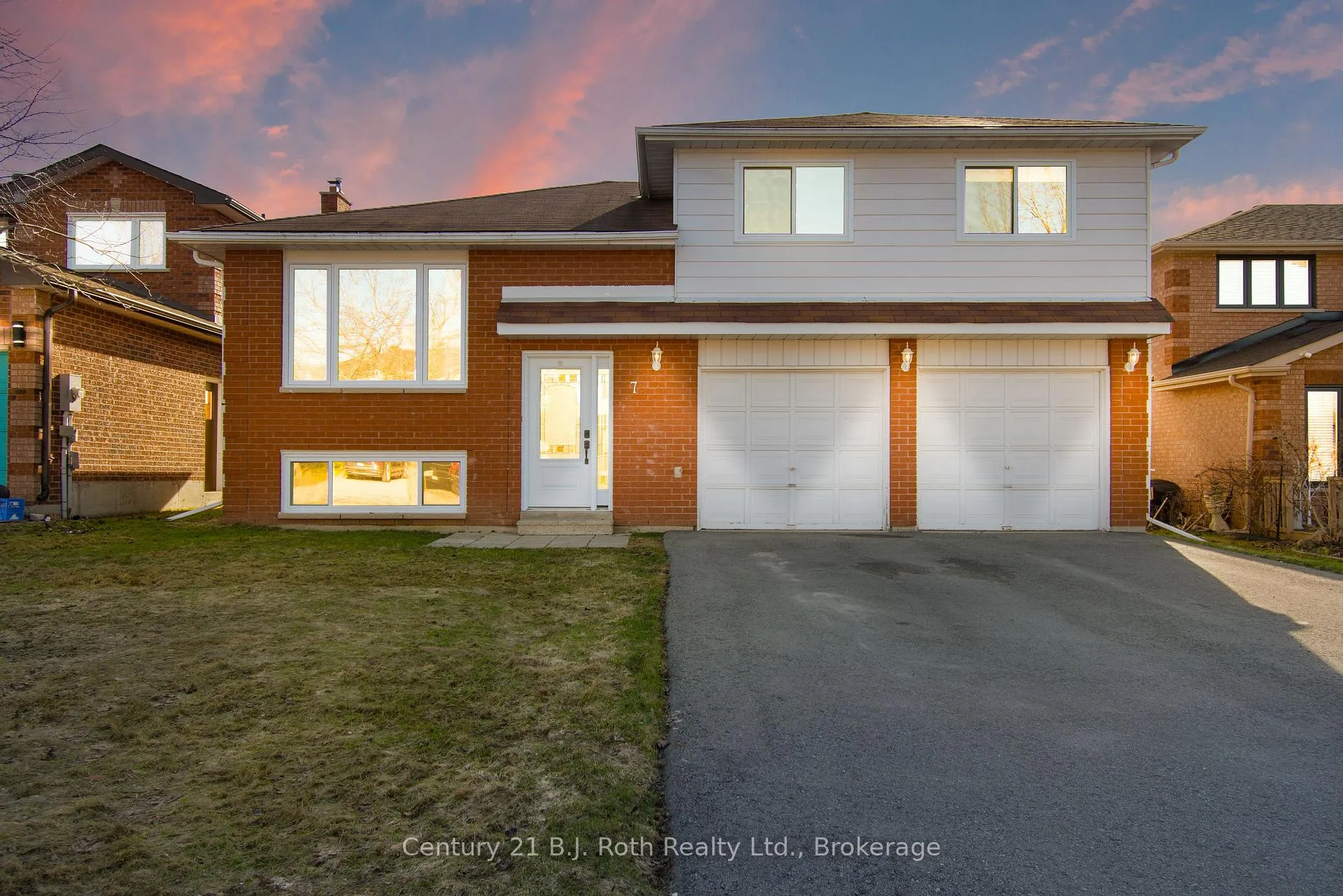 Photo 1 of 7 Carmichael Court, Orillia — HOMEH