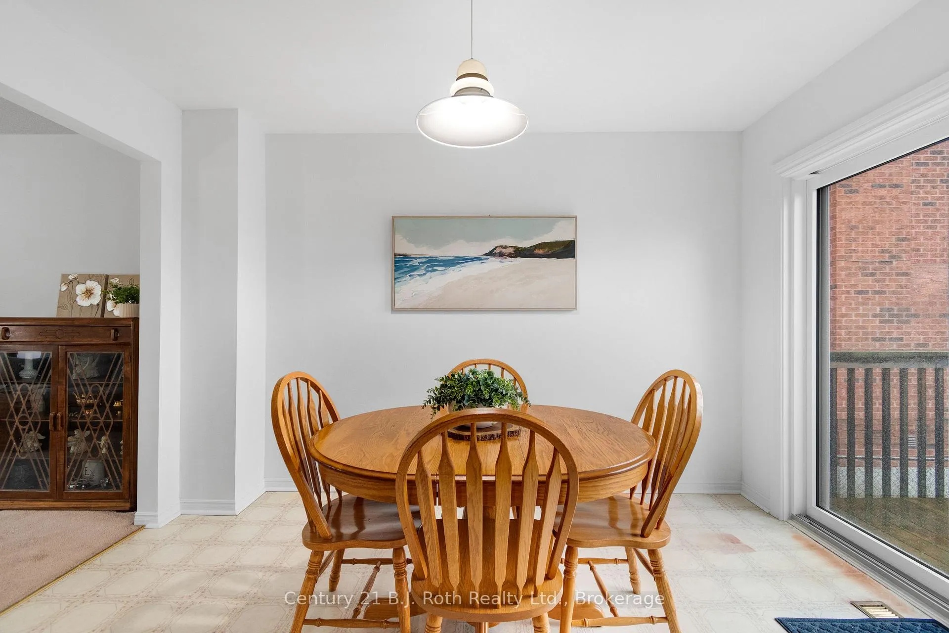 Photo 8 of 7 Carmichael Court, Orillia — HOMEH