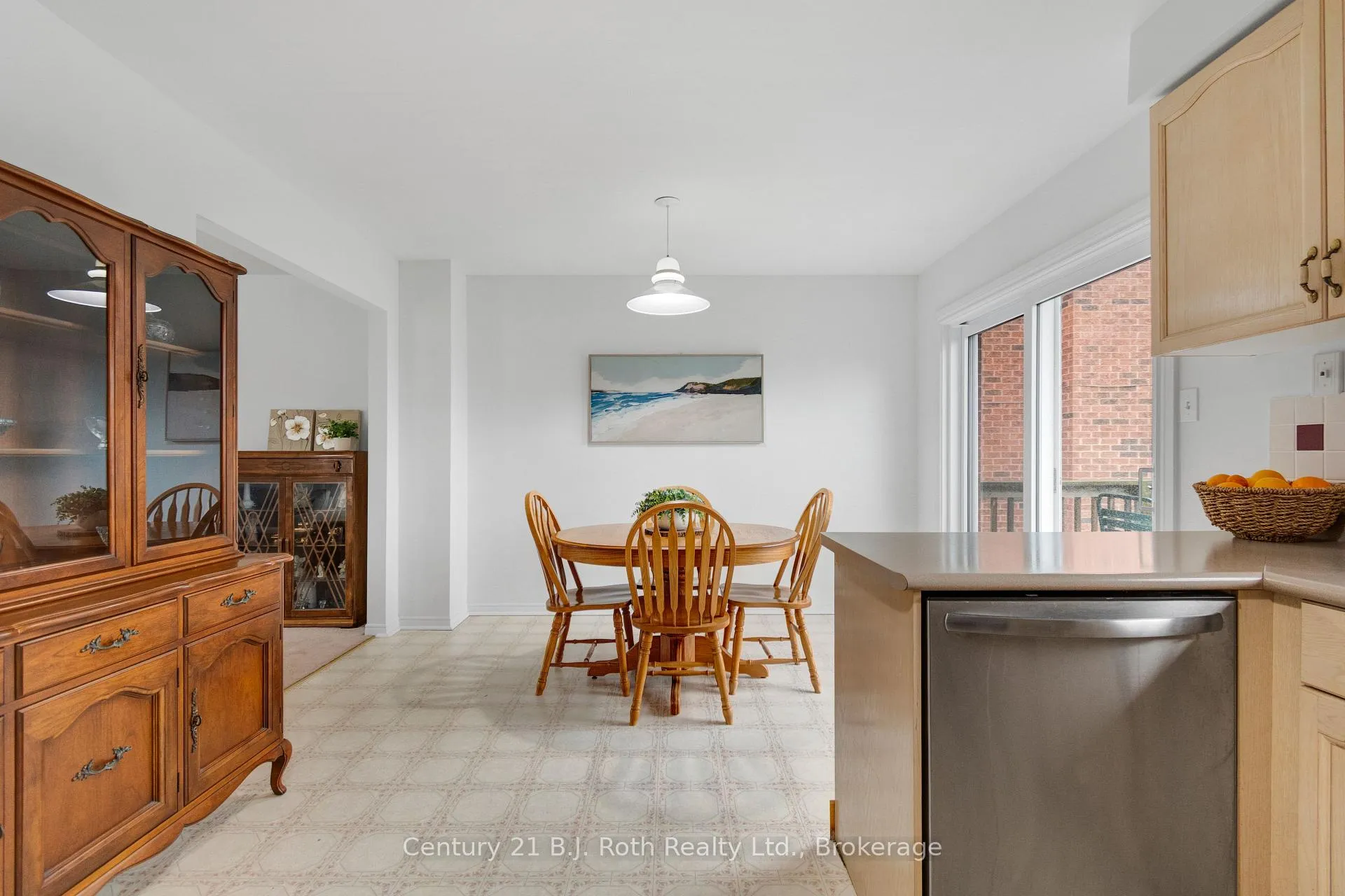 Photo 14 of 7 Carmichael Court, Orillia — HOMEH