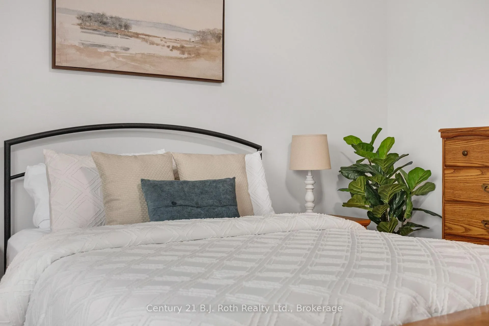 Photo 23 of 7 Carmichael Court, Orillia — HOMEH
